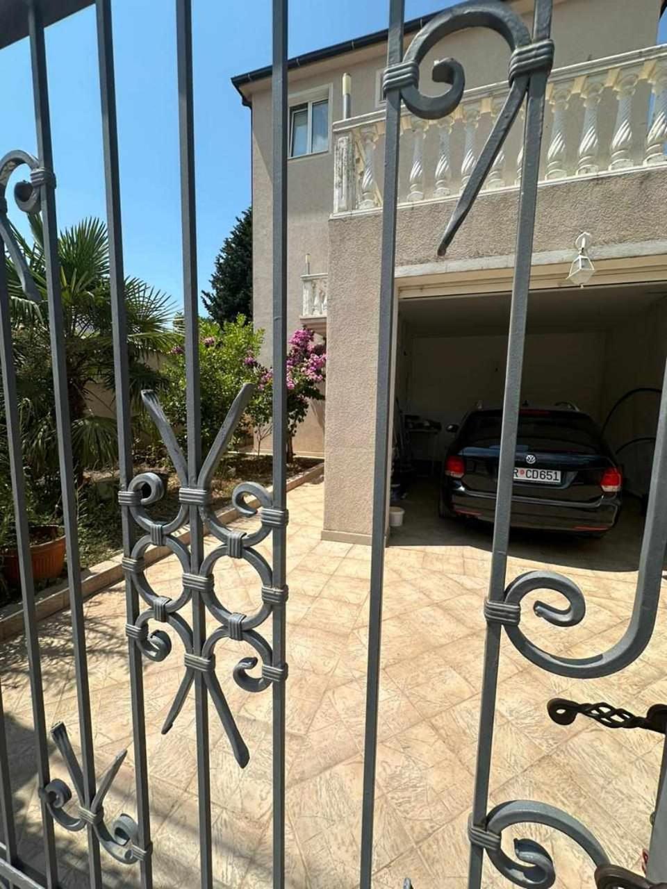 Villa Noble view 4