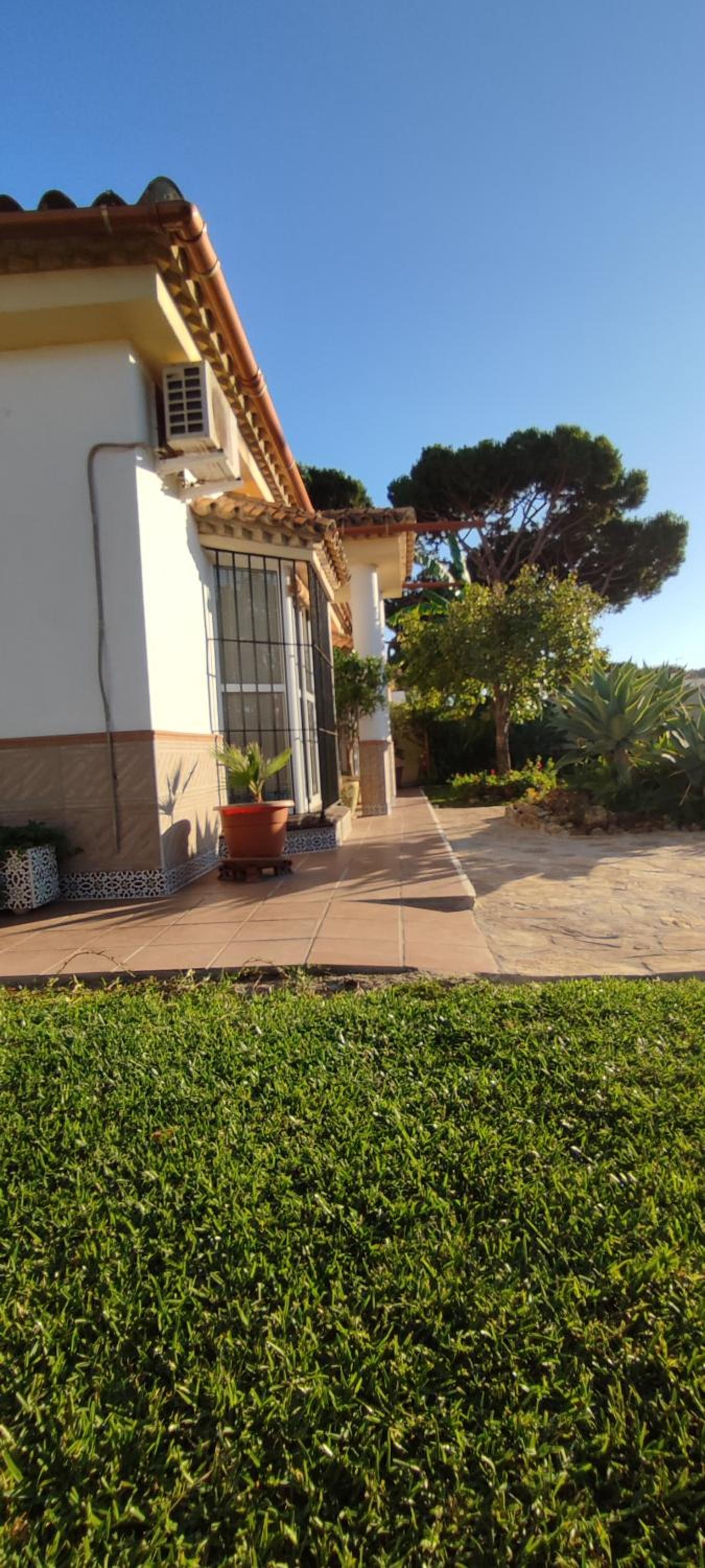 Beach house near Tennis Club La Barrosa
