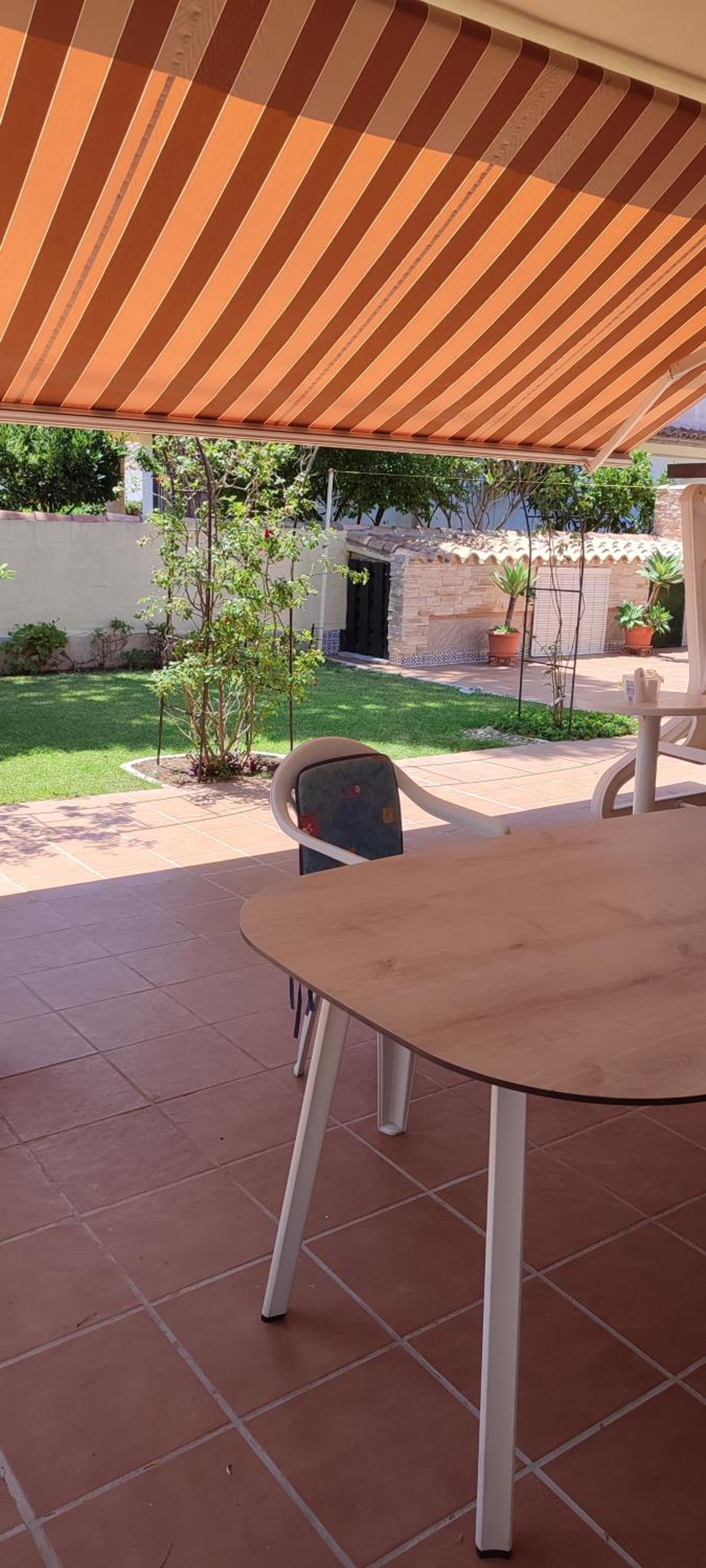 Beach house near Tennis Club La Barrosa
