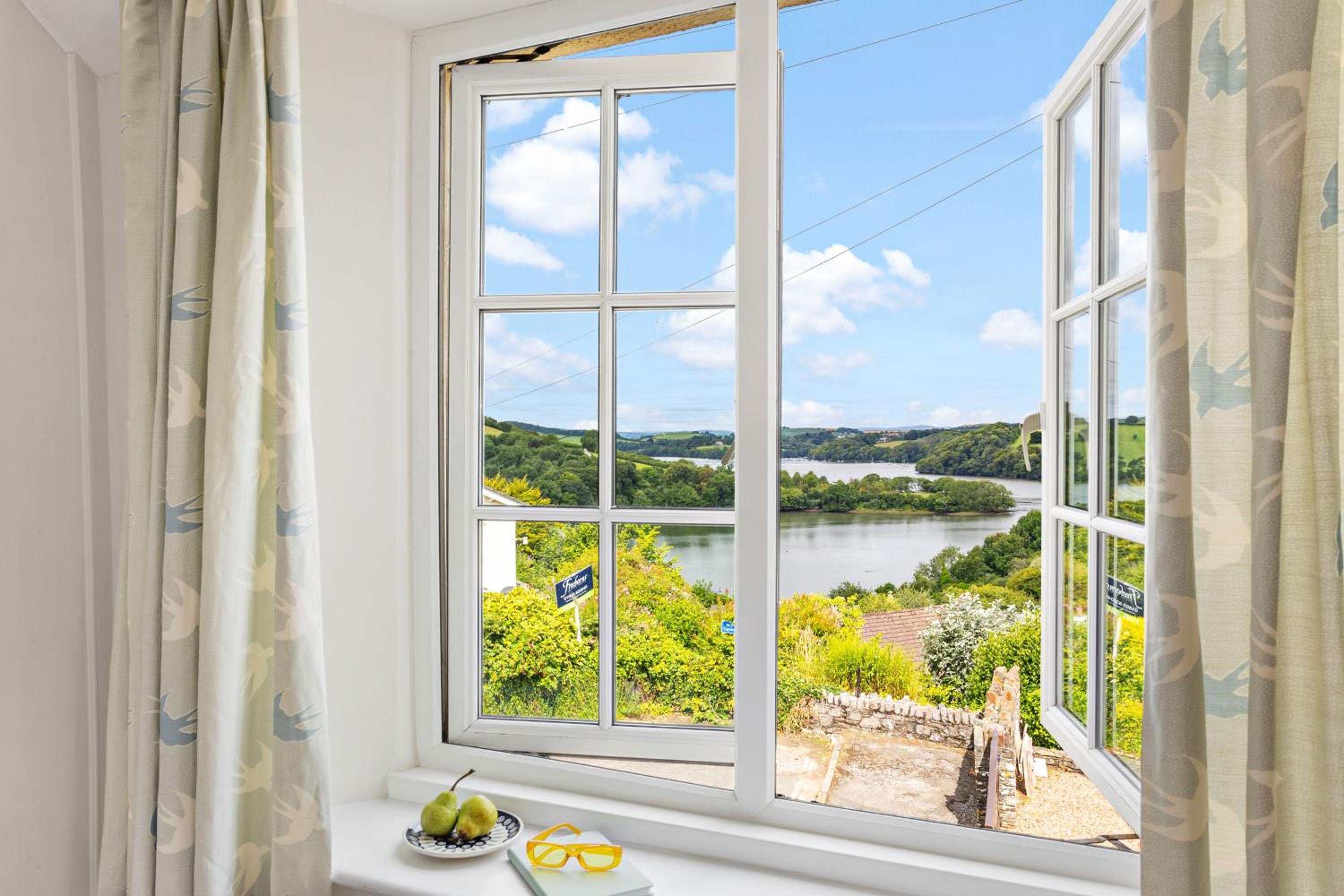1 Rock Cottage - Beautifully Presented Cottage for Four with Wood Burner view 2