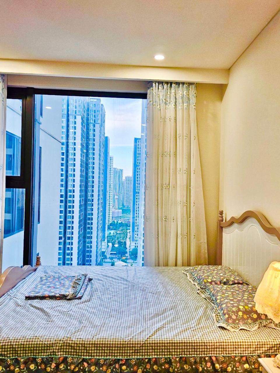 Feliz Homestay - Vinhomes Smart City view 5
