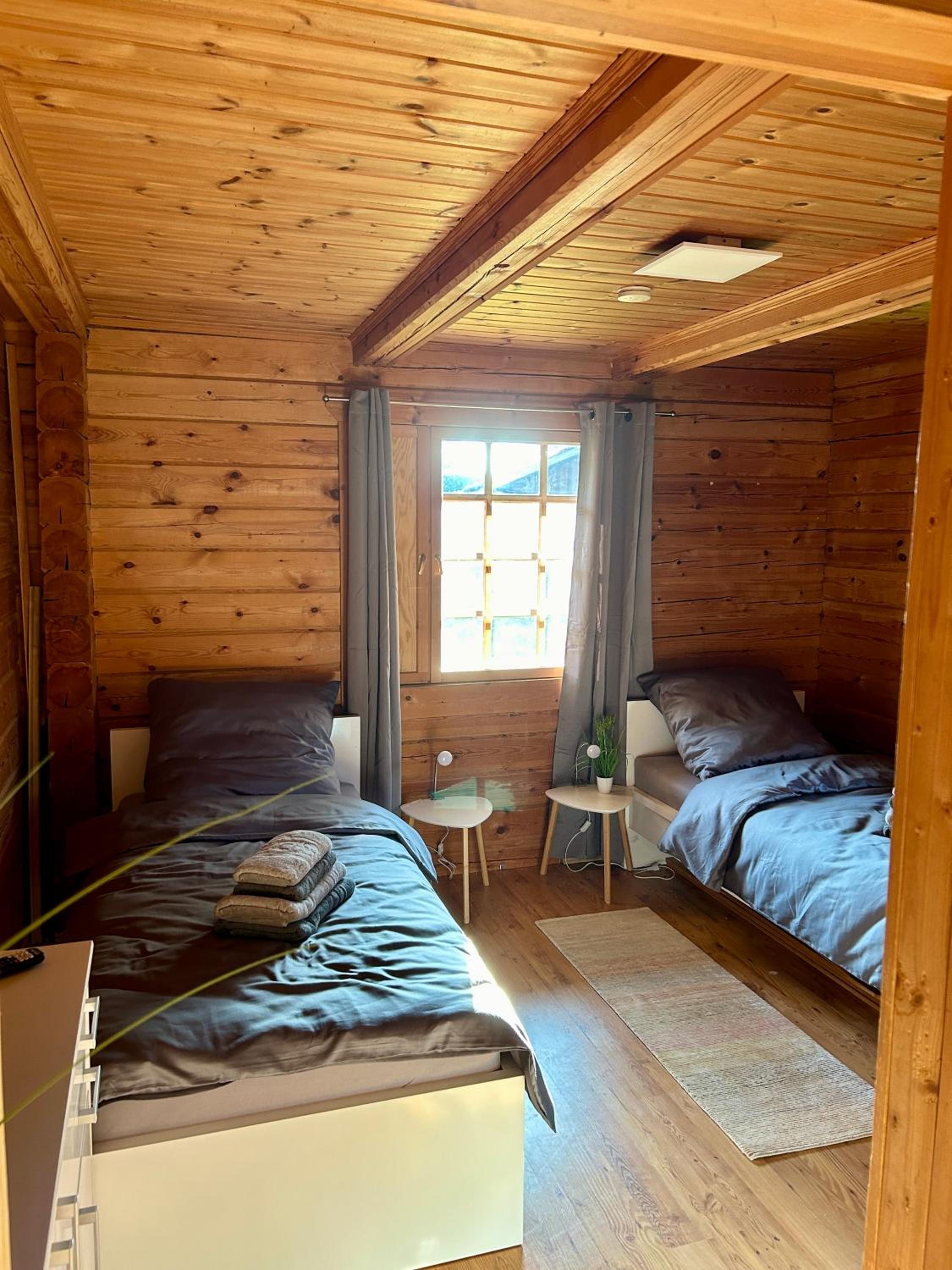 Gemütliches Holzhaus für 6 Gäste inkl Parkplatz und free Wifi