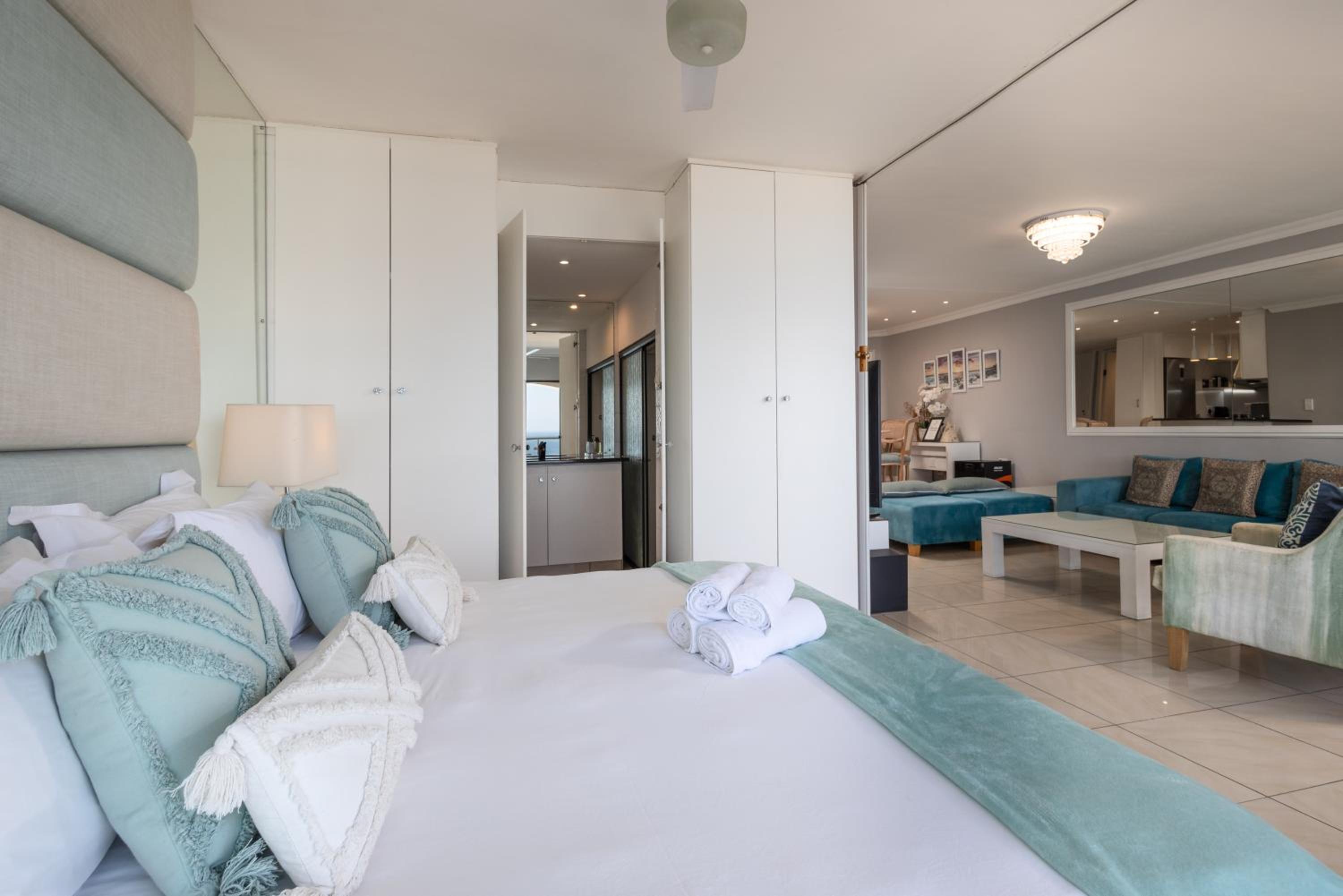 803 Bermudas - by Stay in Umhlanga