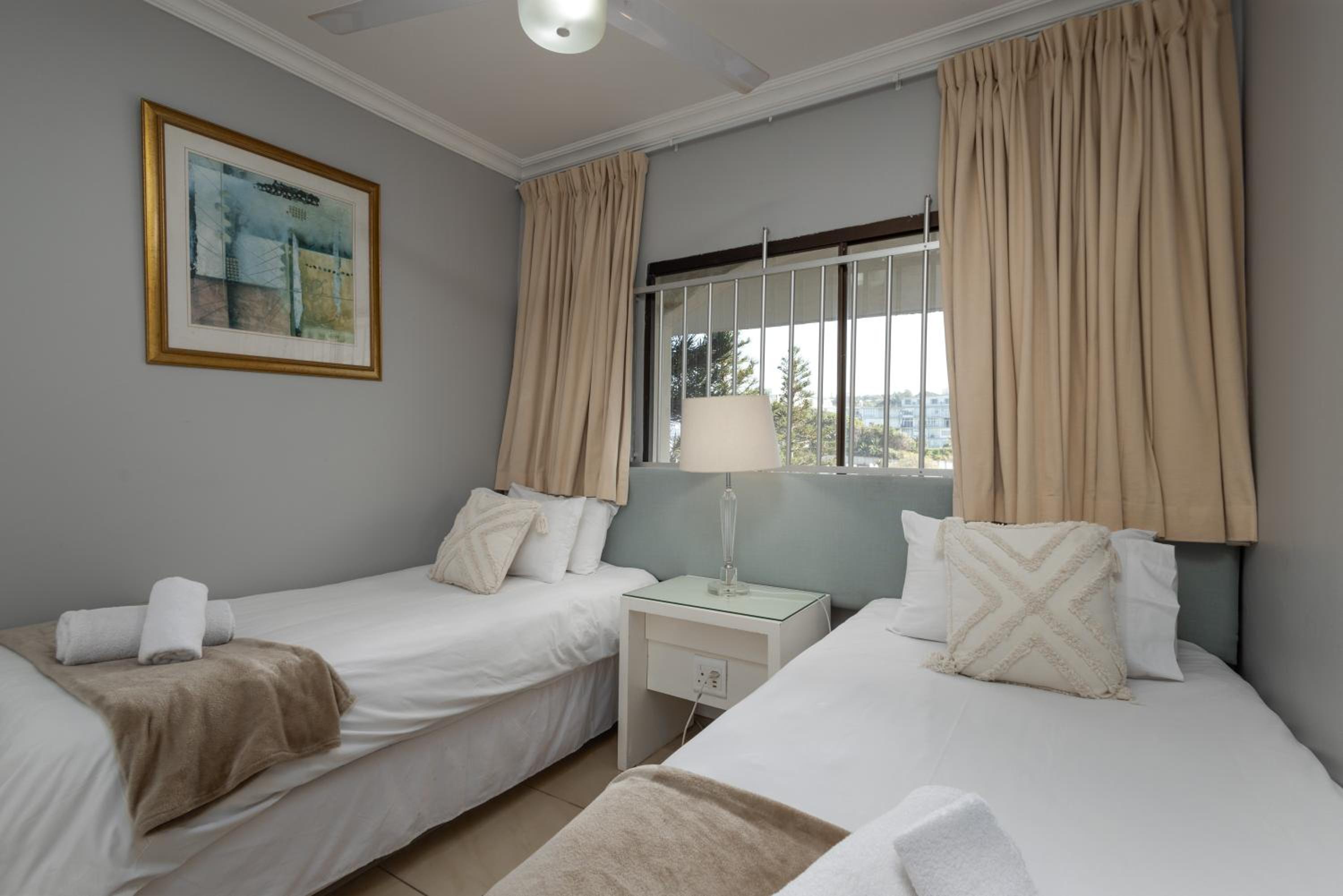803 Bermudas - by Stay in Umhlanga