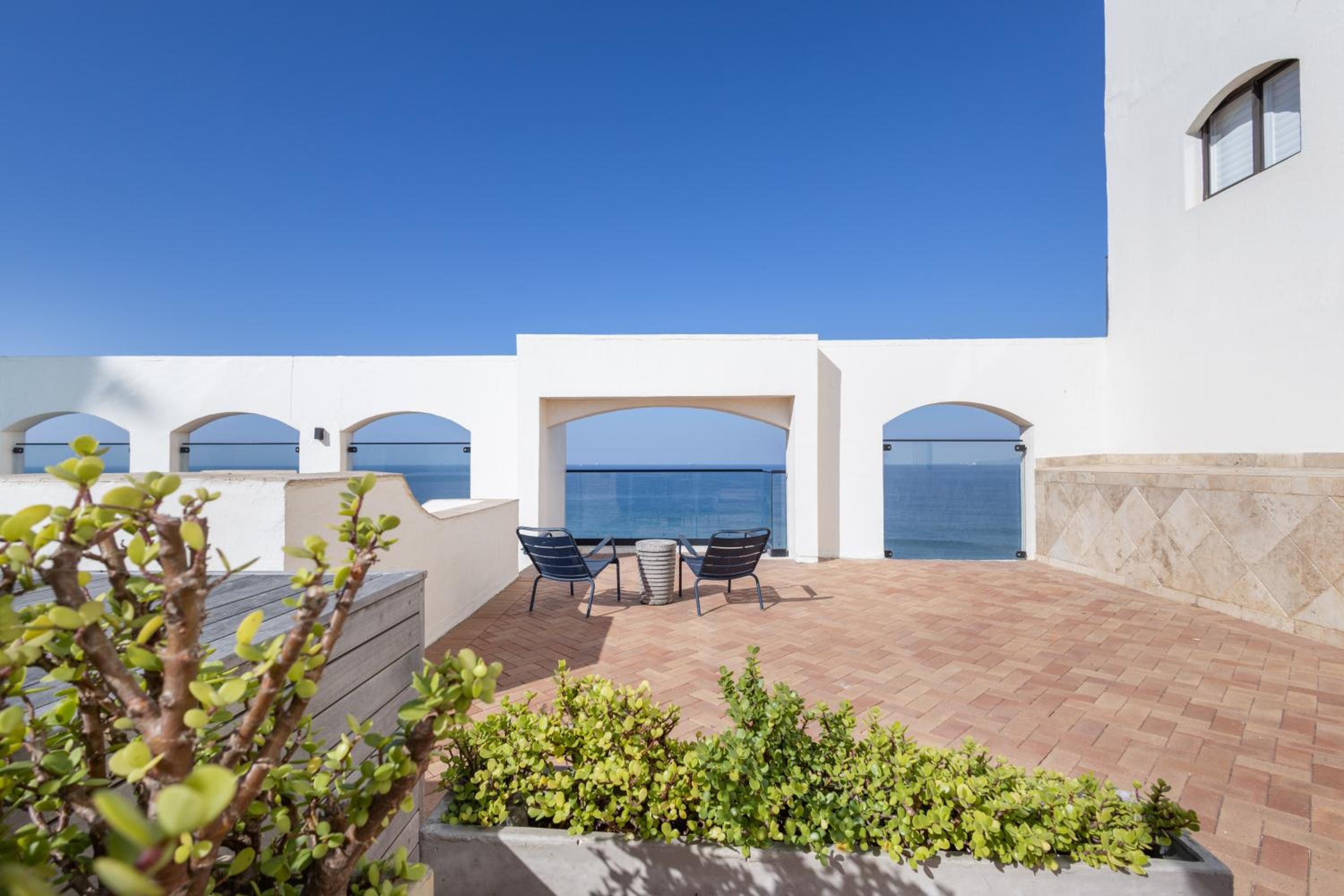 803 Bermudas - by Stay in Umhlanga