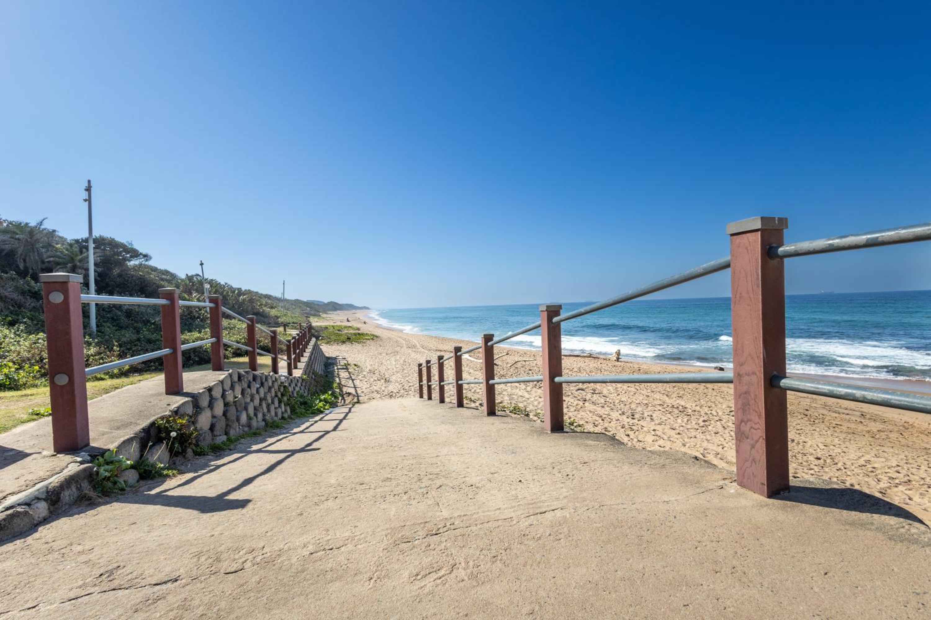803 Bermudas - by Stay in Umhlanga