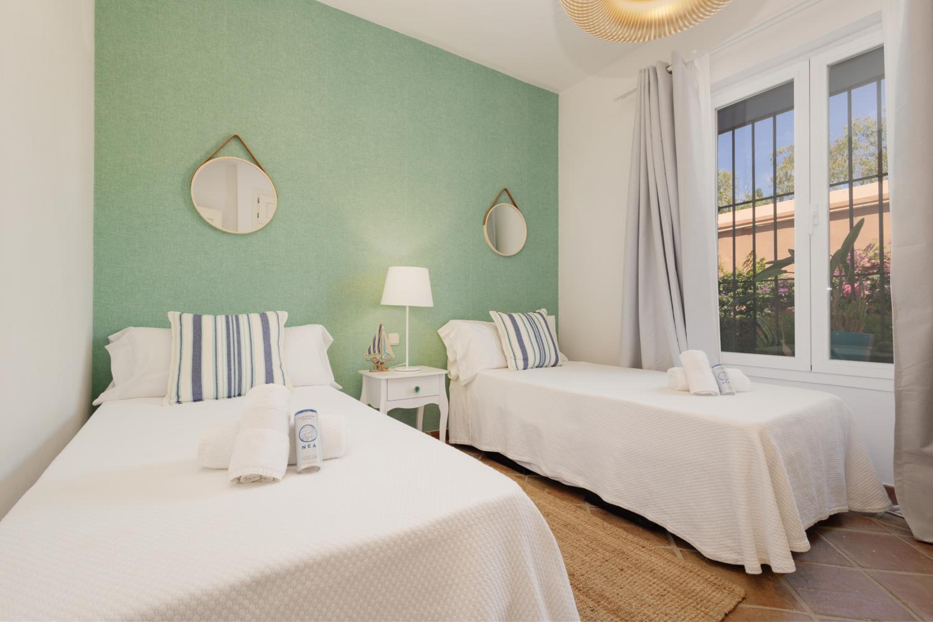 Apartment, with private terrace and in beachfront urbanization with heated pool, in Casares Costa