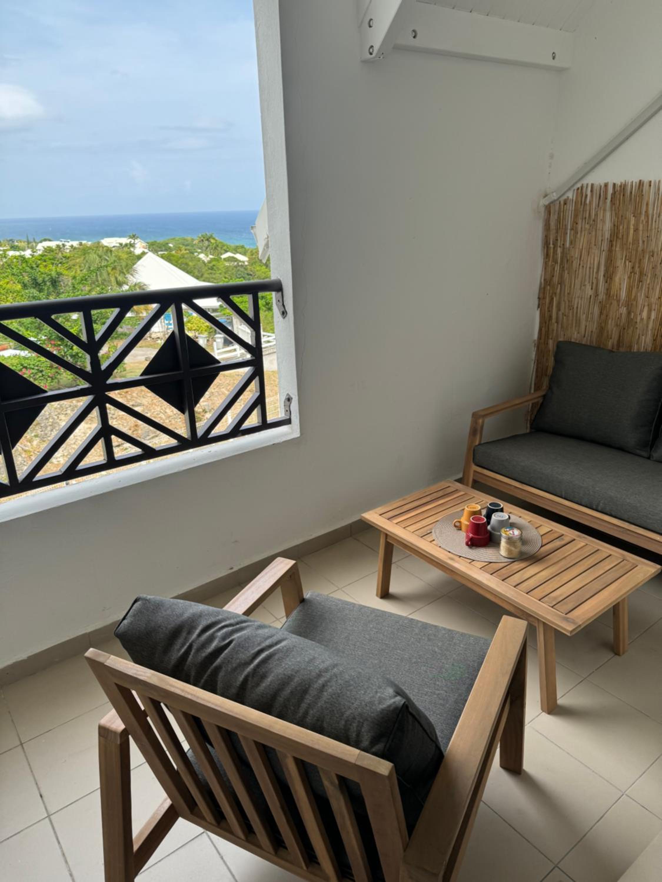 Duplex vue mer - piscine - 5 min des plages