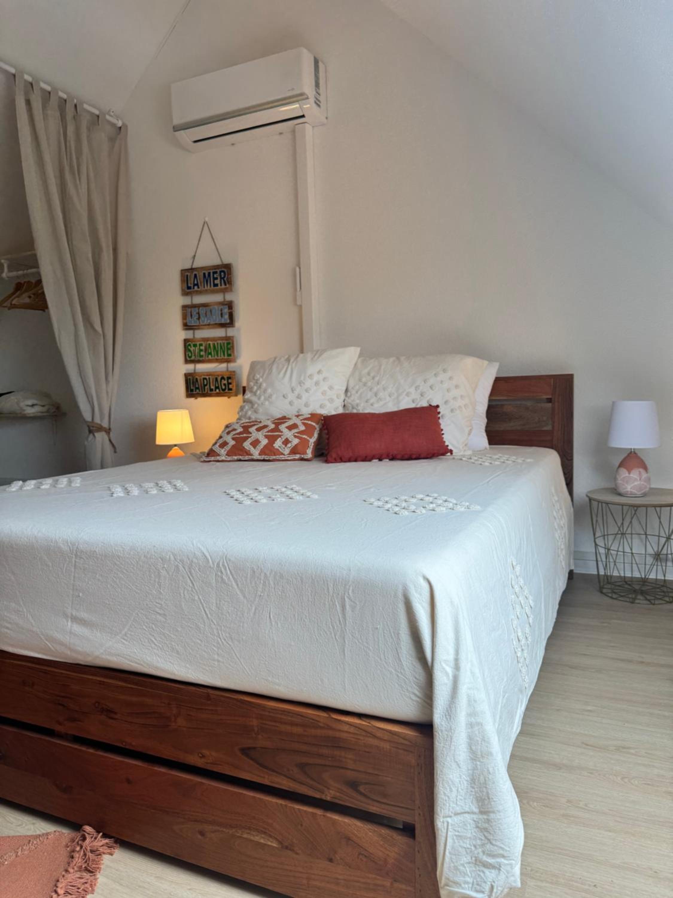 Duplex vue mer - piscine - 5 min des plages