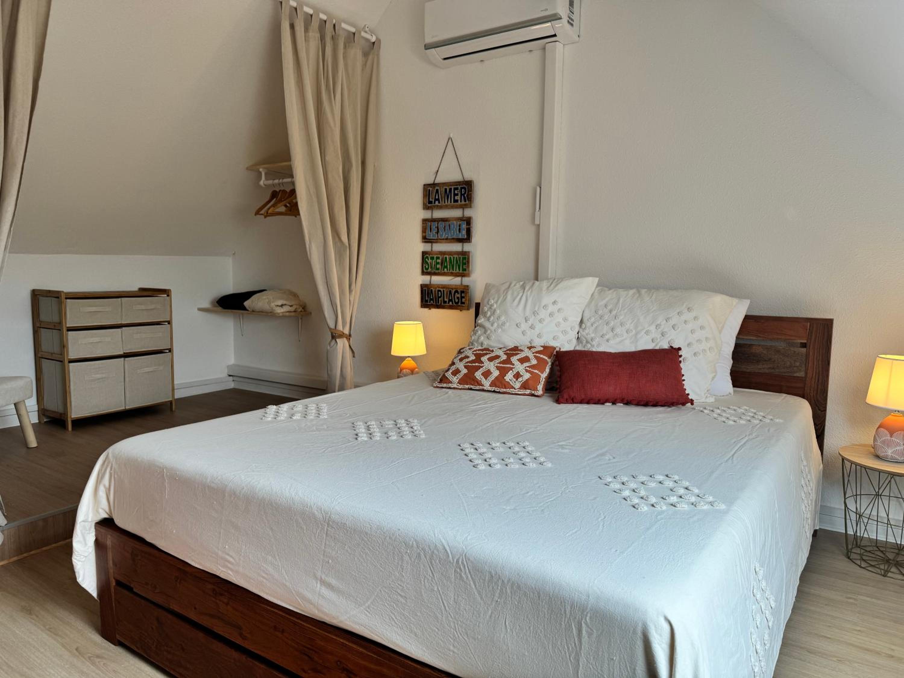 Duplex vue mer - piscine - 5 min des plages
