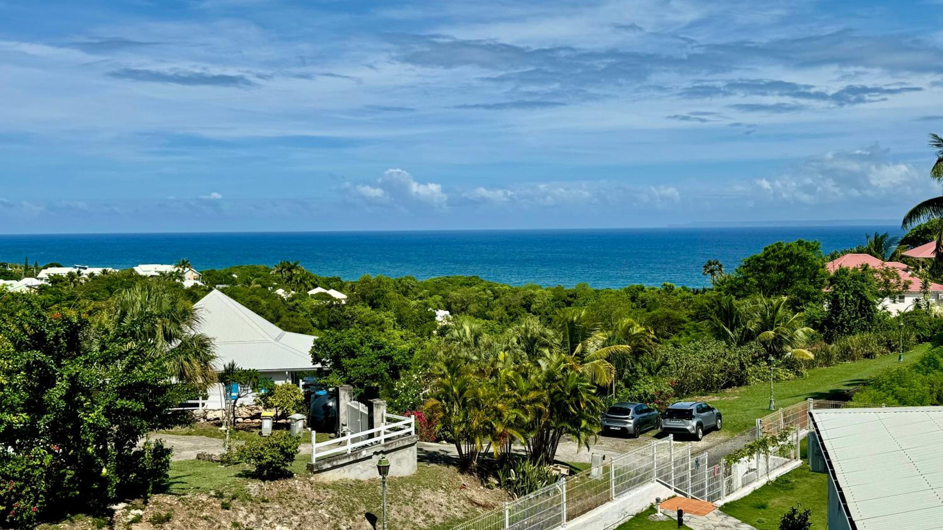 Duplex vue mer - piscine - 5 min des plages