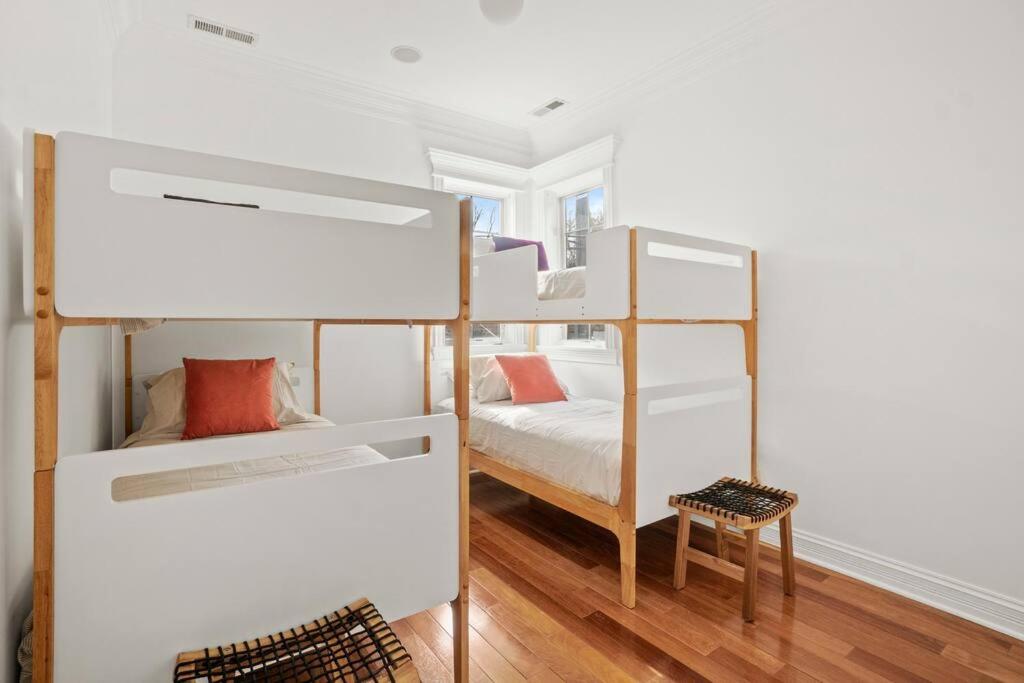 Roscoe Village Family Hideaway
