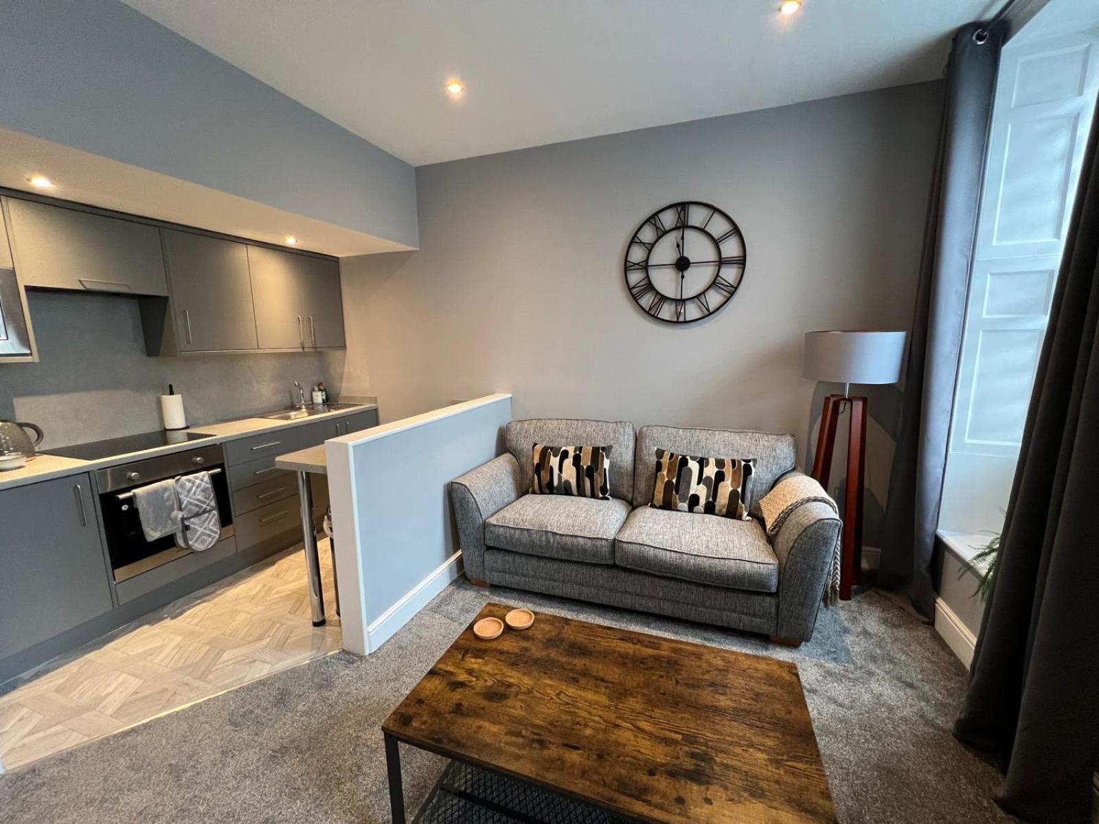 The Globe Apartments and Bedrooms