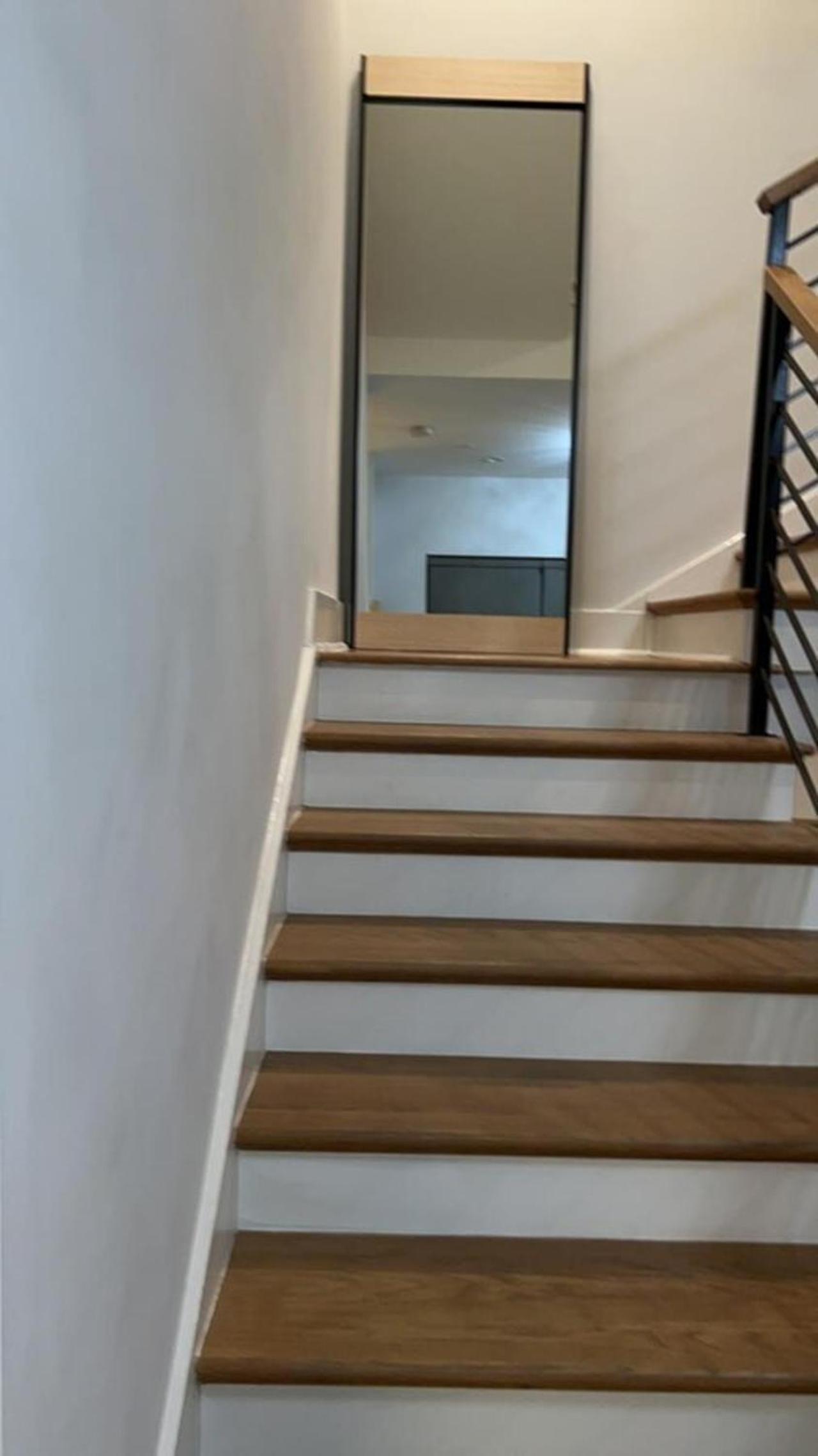 Luxurious Midtown Home Rooftop Views By Silverx view 4