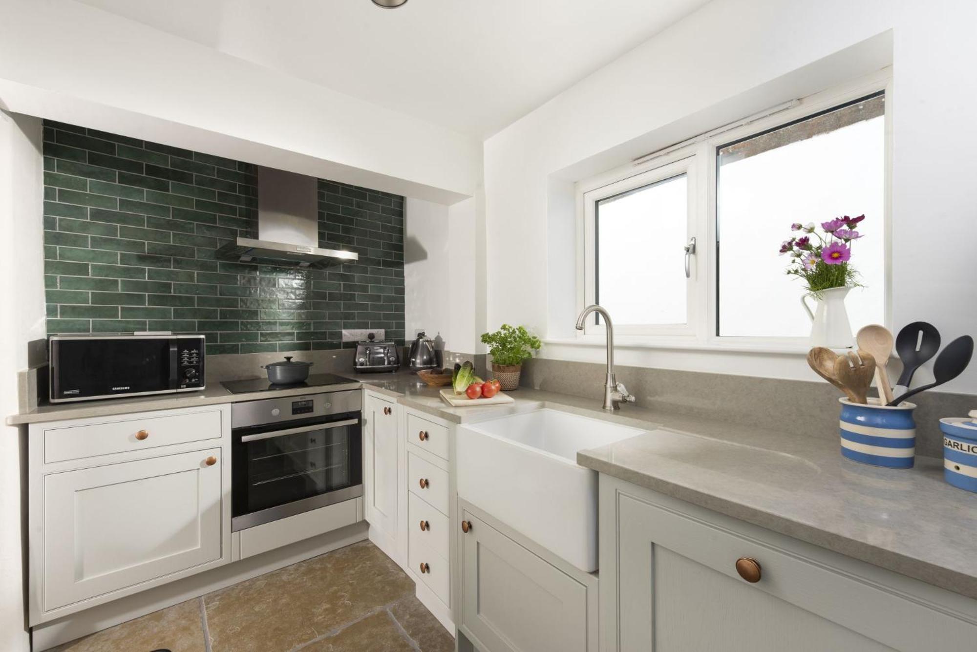 Bridge House, Newlyn view 4