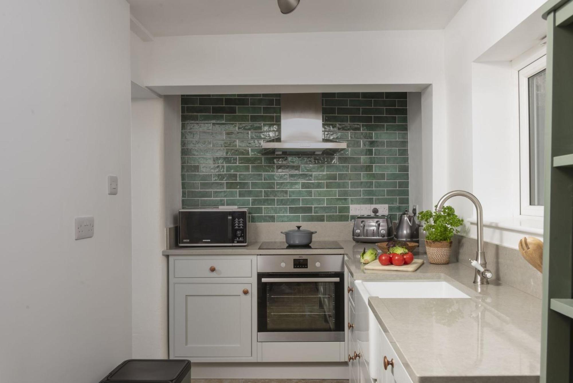 Bridge House, Newlyn view 5
