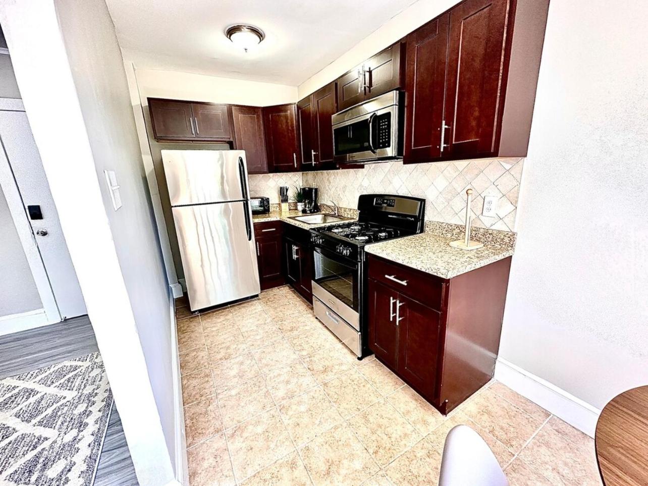 Lennox C301 Peaceful & Perfect Studio Apt view 4