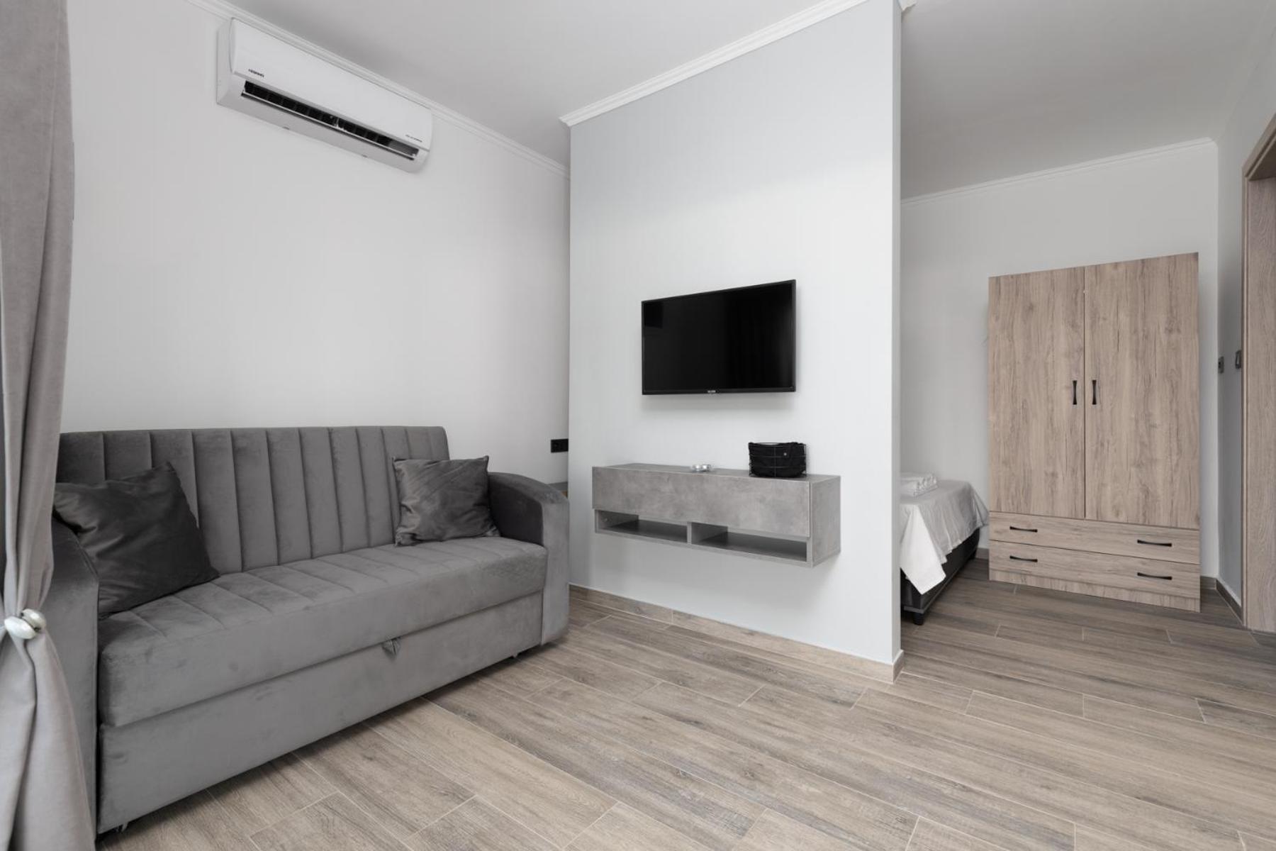 Carolina Apartment's