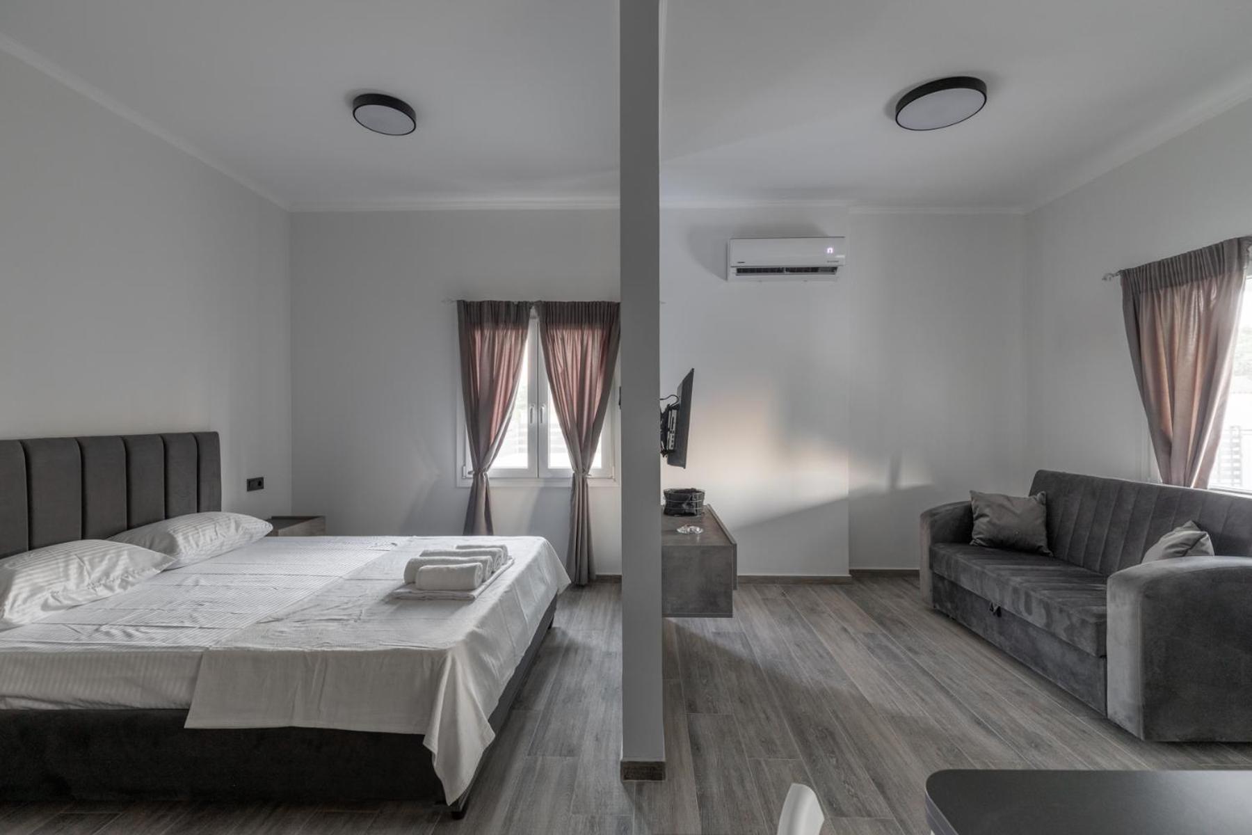 Carolina Apartment's