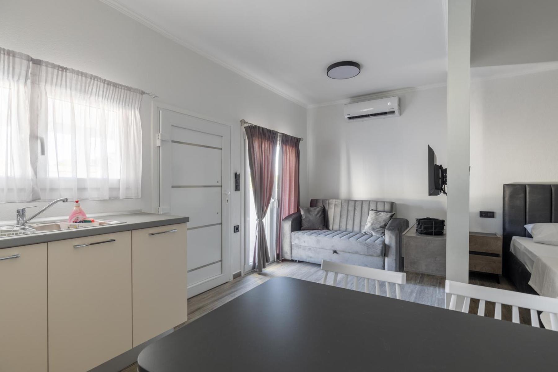 Carolina Apartment's