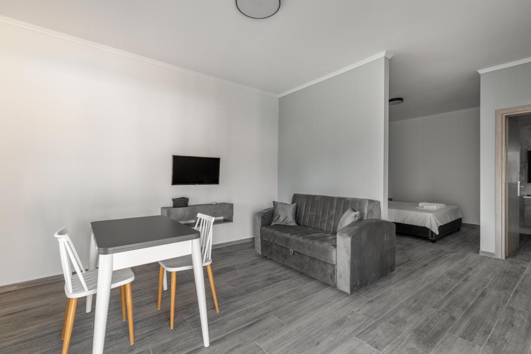 Carolina Apartment's