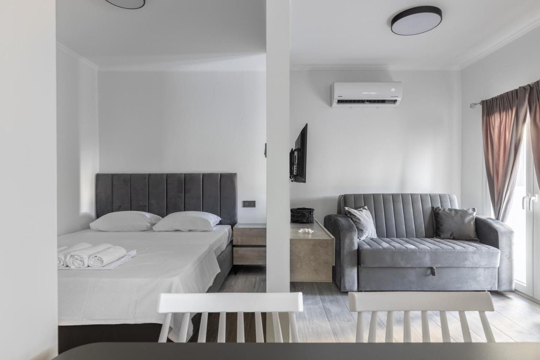Carolina Apartment's