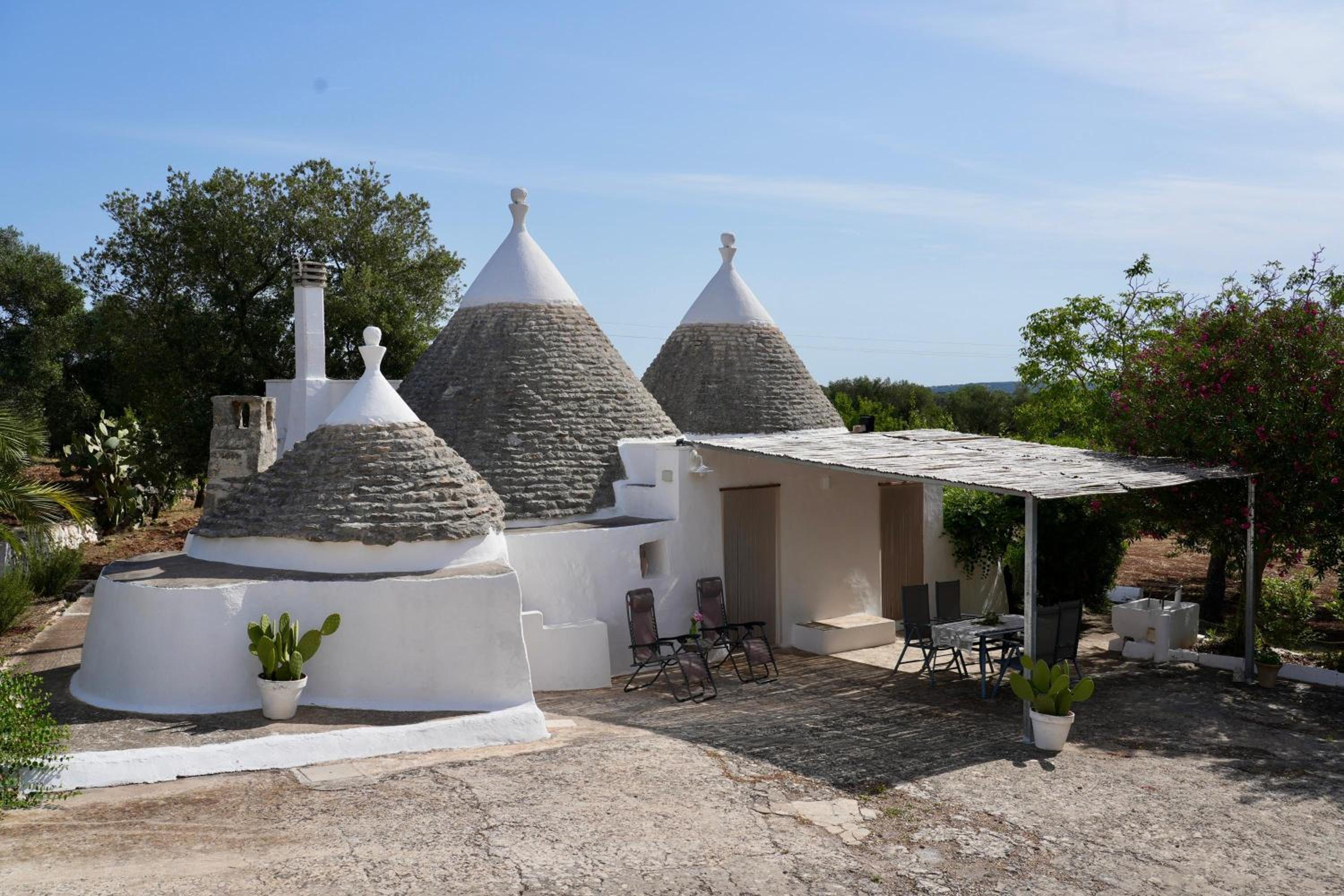 Trullo Canopo view 2