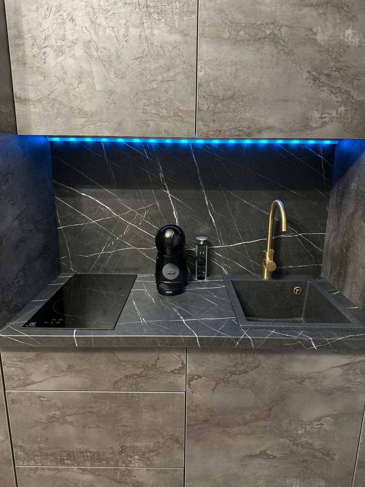 Studio White Titanic Luxury Mamaia view 3