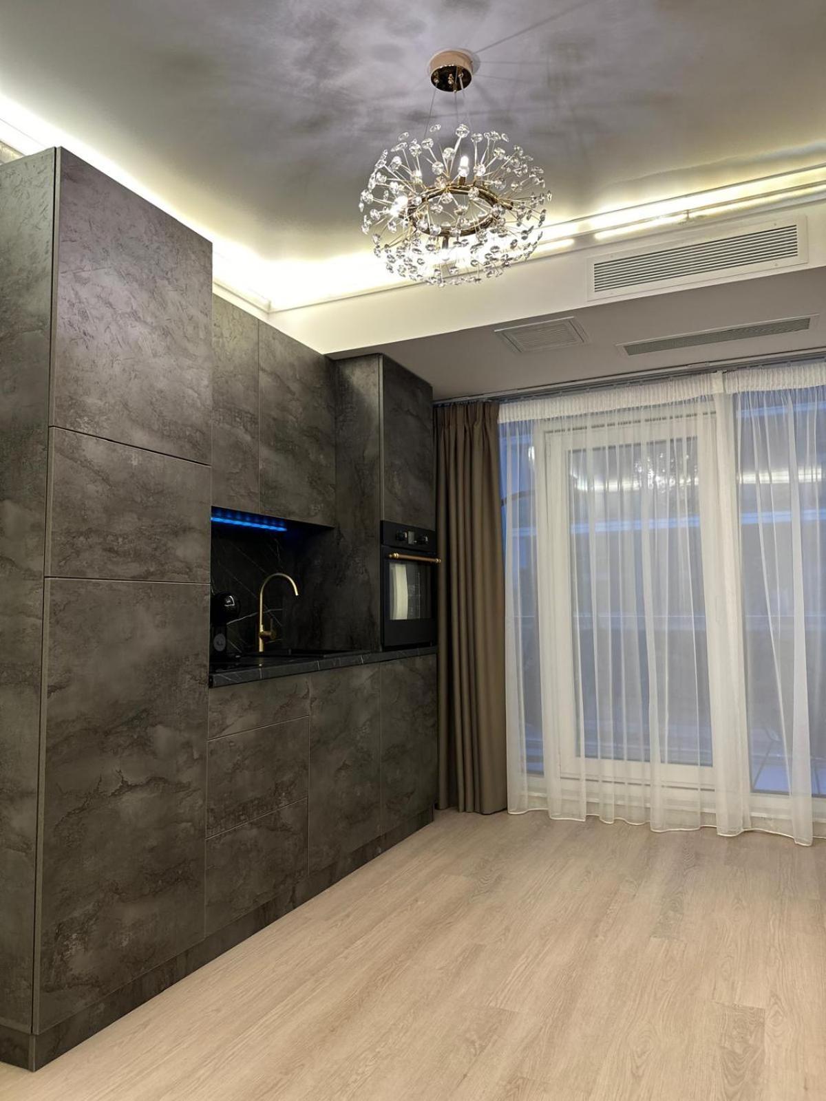 Studio White Titanic Luxury Mamaia view 5