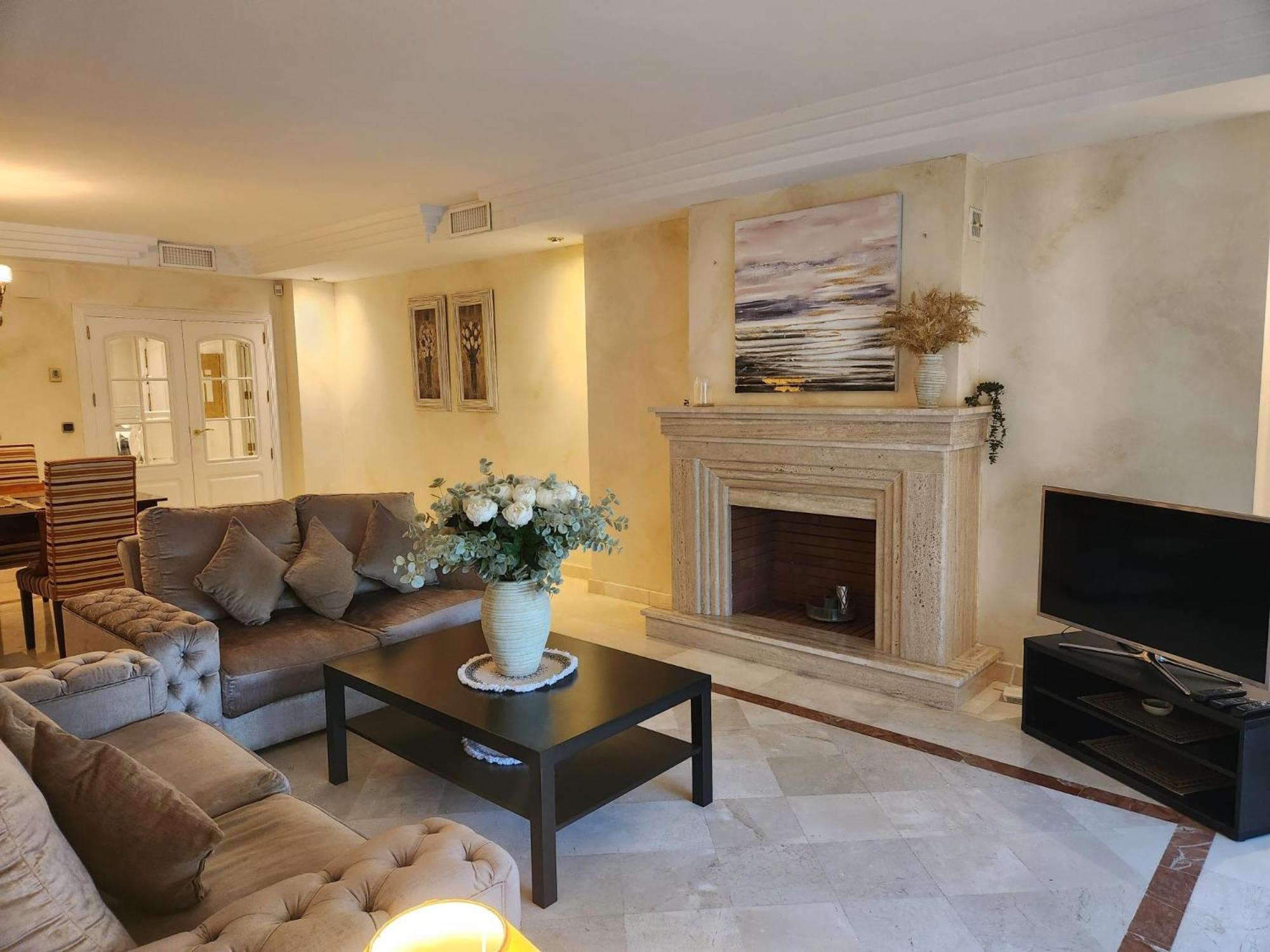Marbella Vacations - Luxury 2 Bedroom Apartment, Sierra Blanca, Marbella - Property Image 28