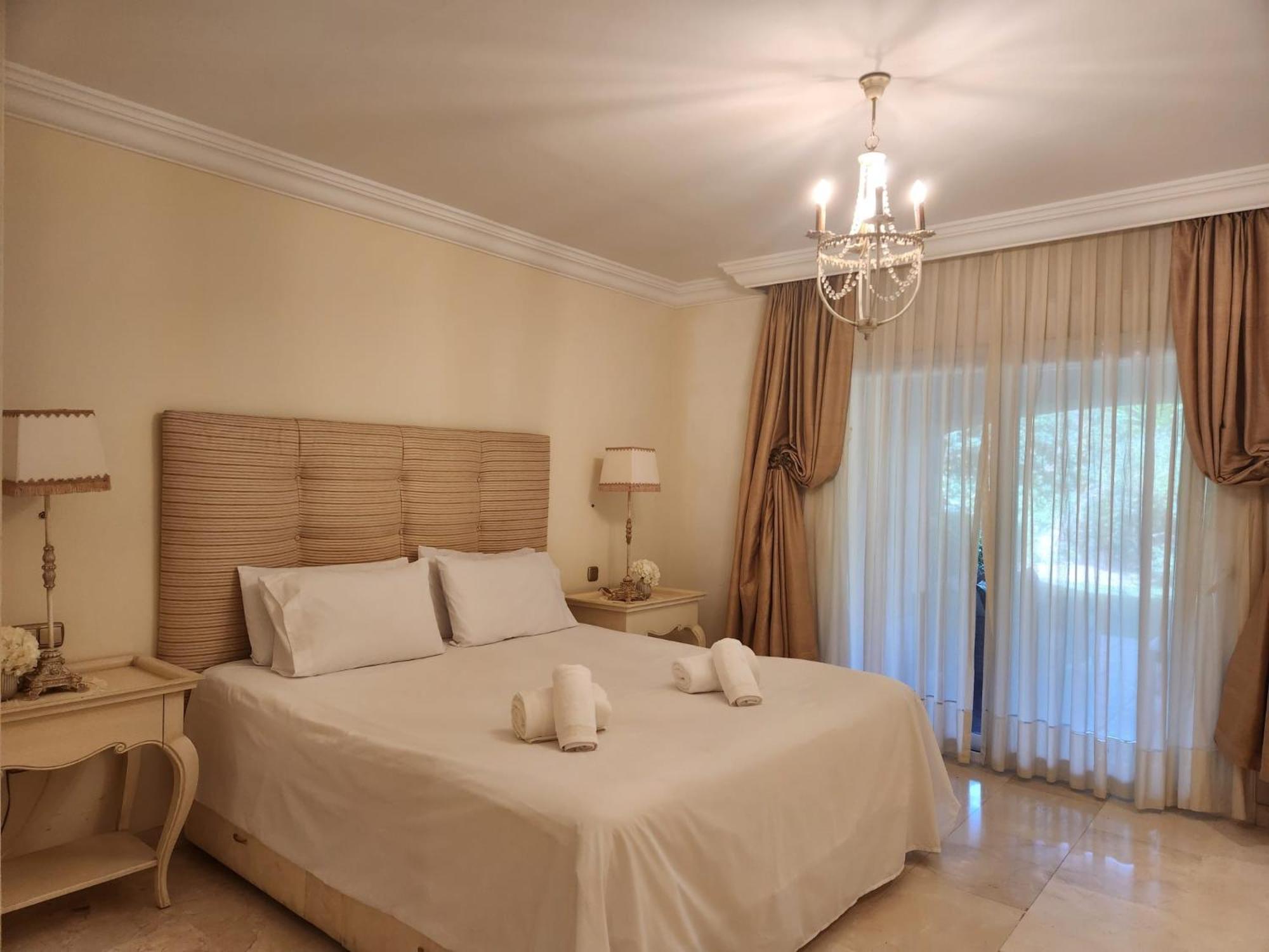 Marbella Vacations - Luxury 2 Bedroom Apartment, Sierra Blanca, Marbella - Property Image 20