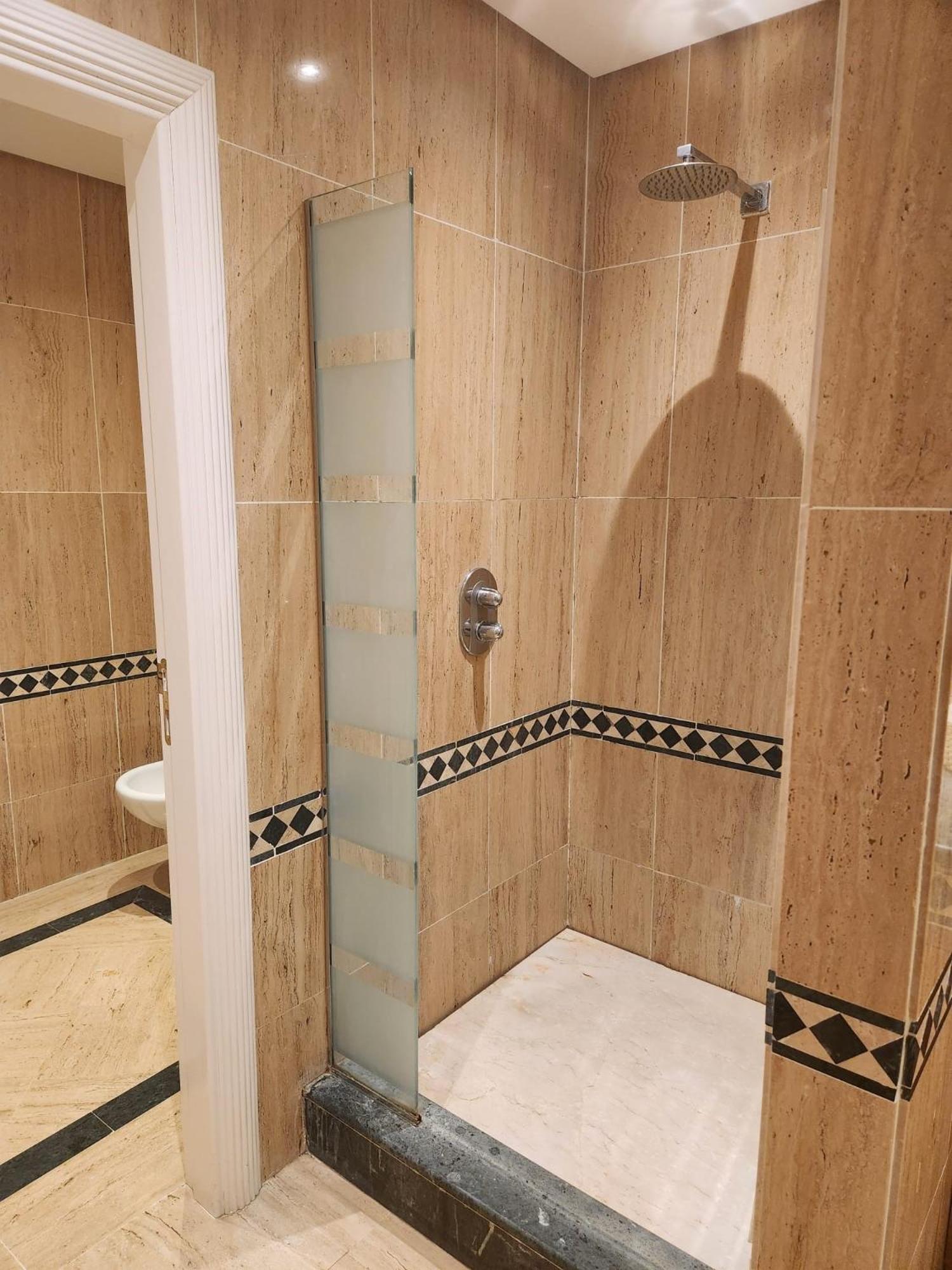 Marbella Vacations - Luxury 2 Bedroom Apartment, Sierra Blanca, Marbella - Property Image 9