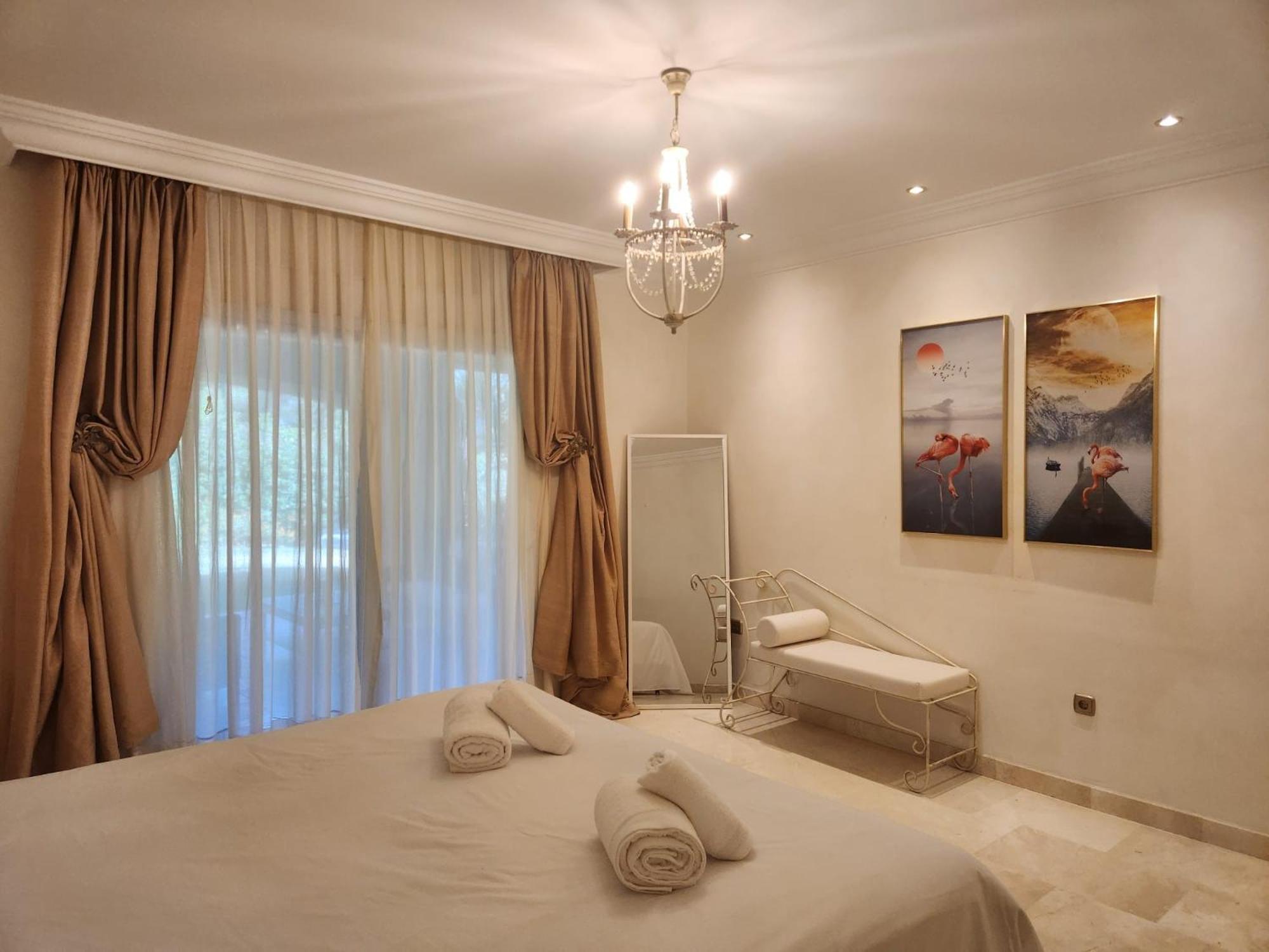 Marbella Vacations - Luxury 2 Bedroom Apartment, Sierra Blanca, Marbella - Property Image 14