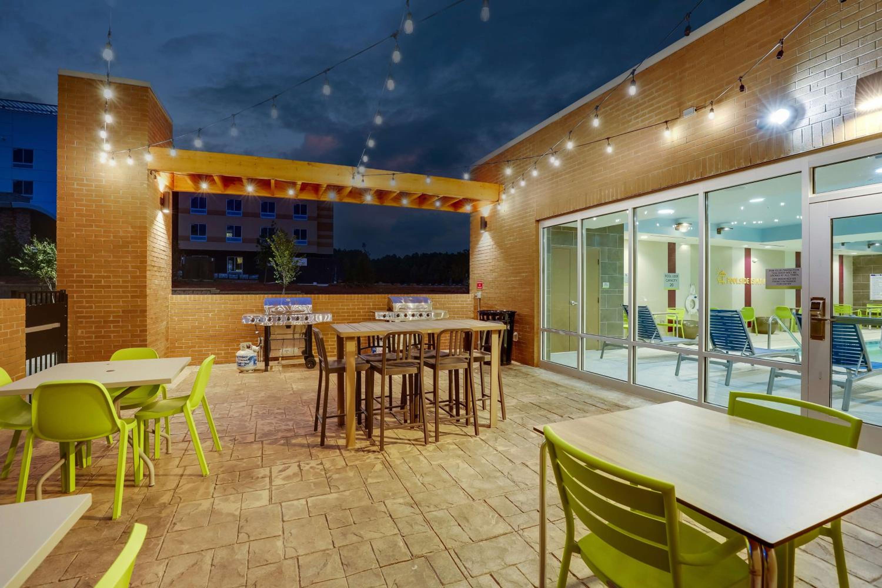 Home2 Suites By Hilton Sanford view 4