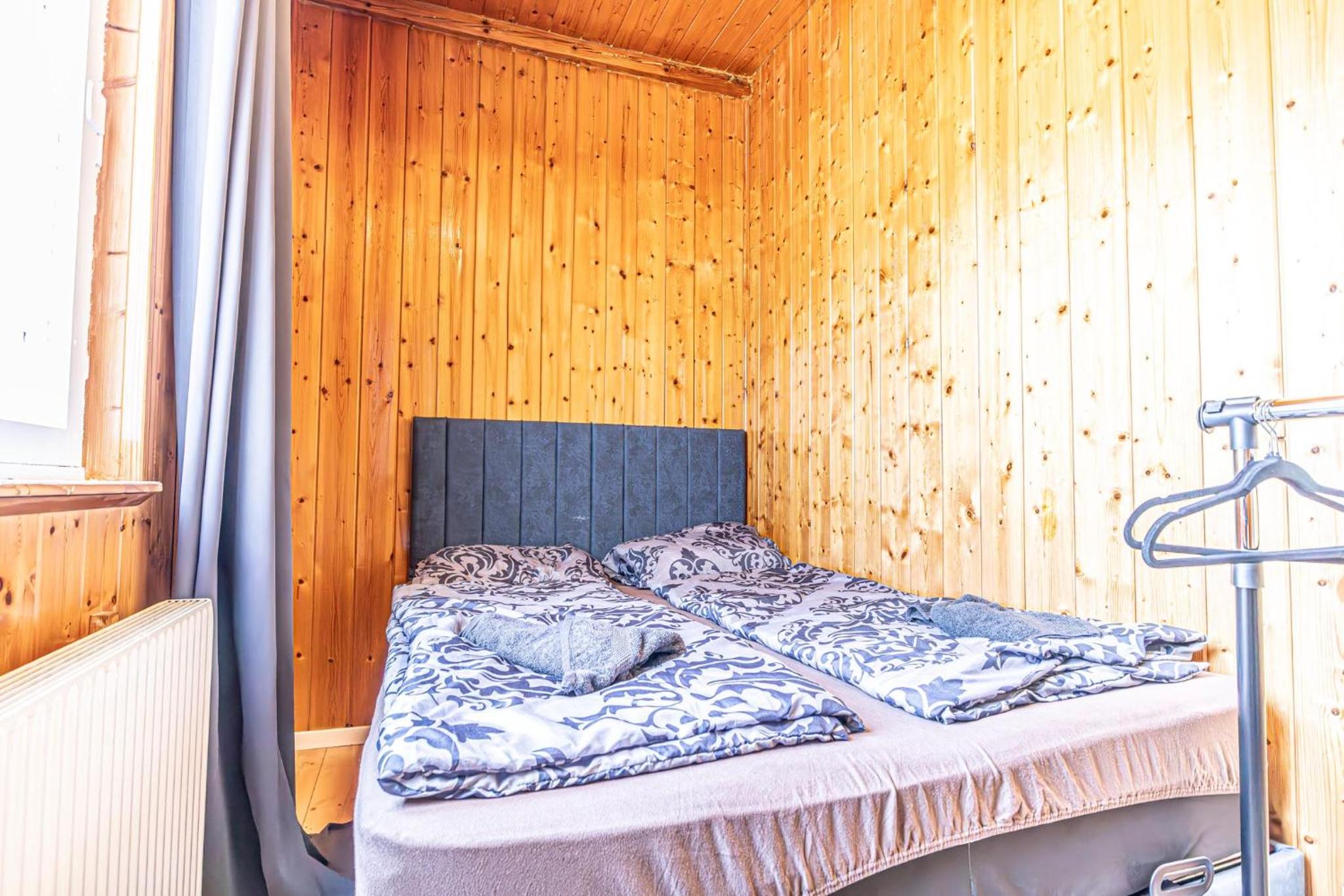 Comfy Rooms in Shared villa with Terrace and Garden