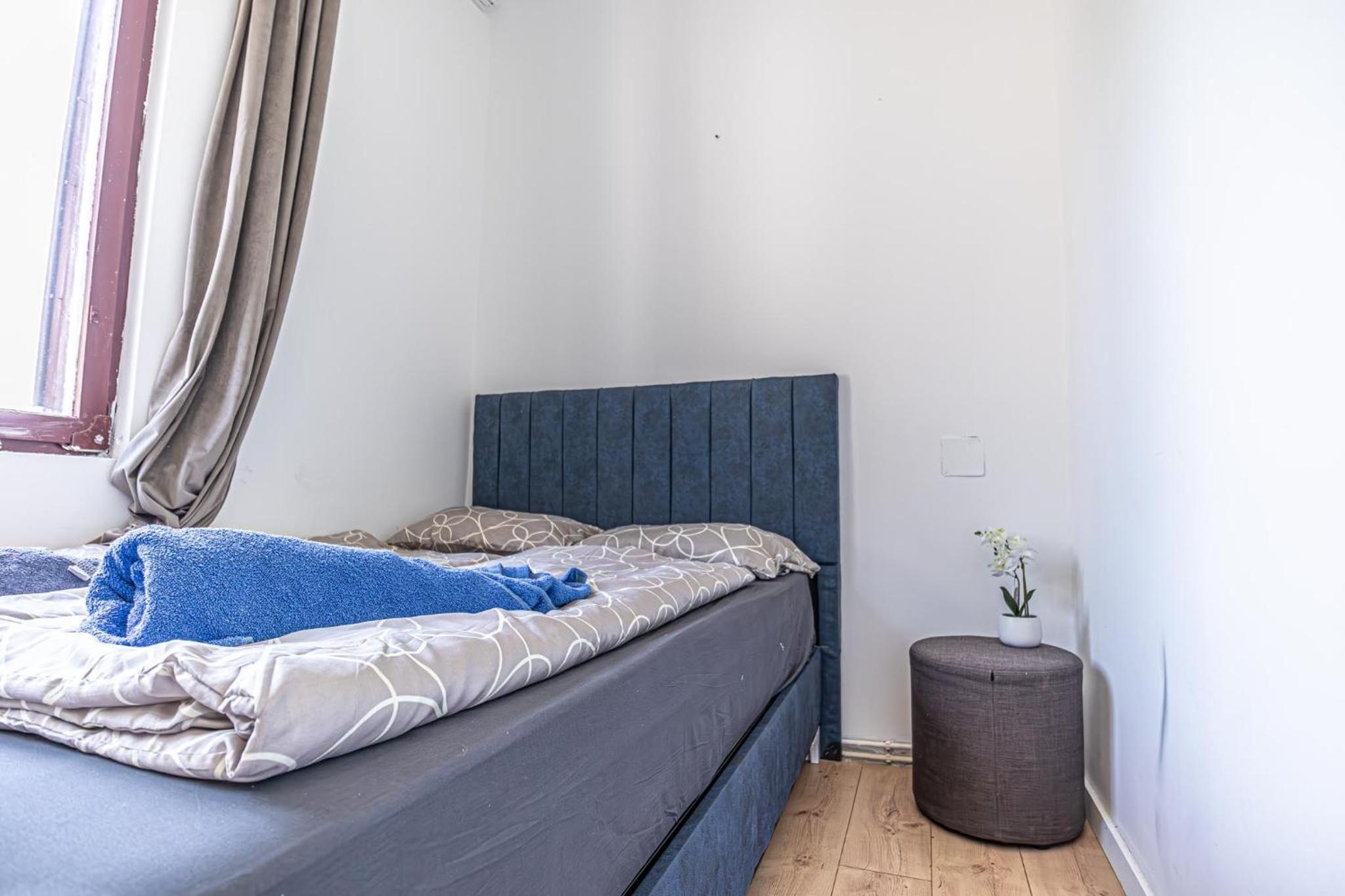 Comfy Rooms in Shared villa with Terrace and Garden