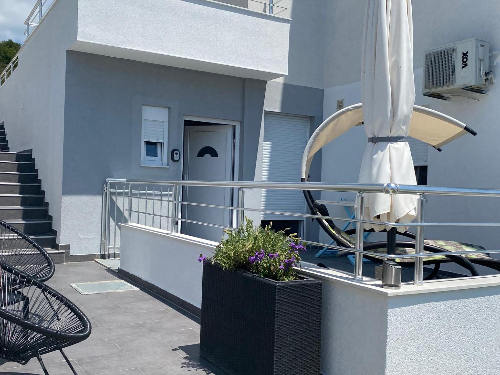 Ada Vis Apartments view 2