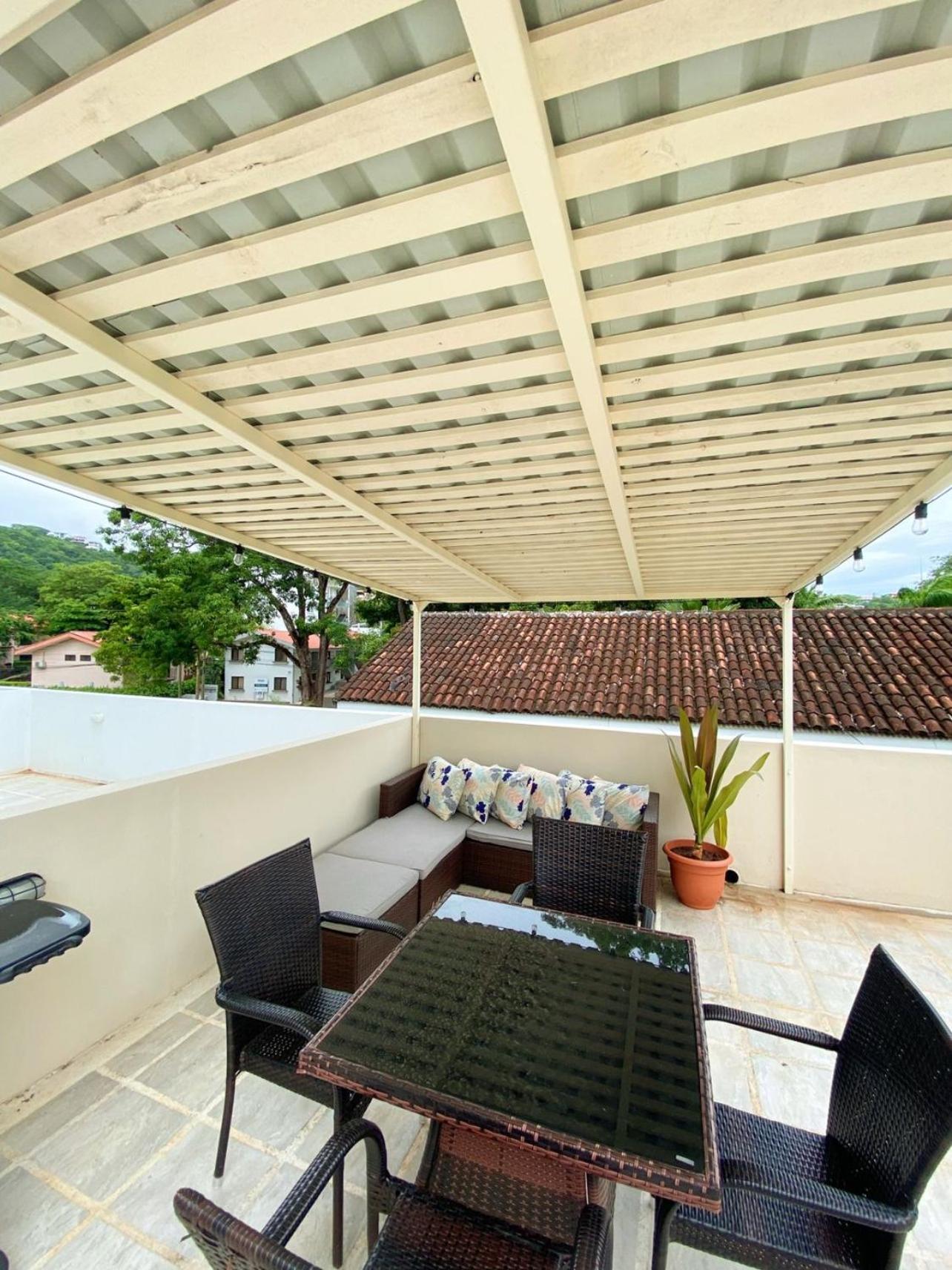 Charming condo with a rooftop, across beach