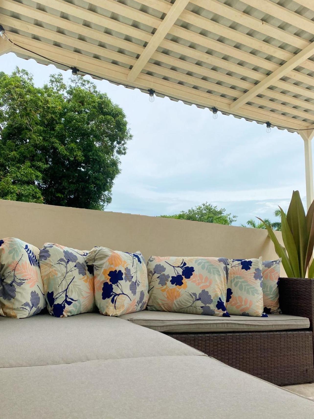 Charming condo with a rooftop, across beach