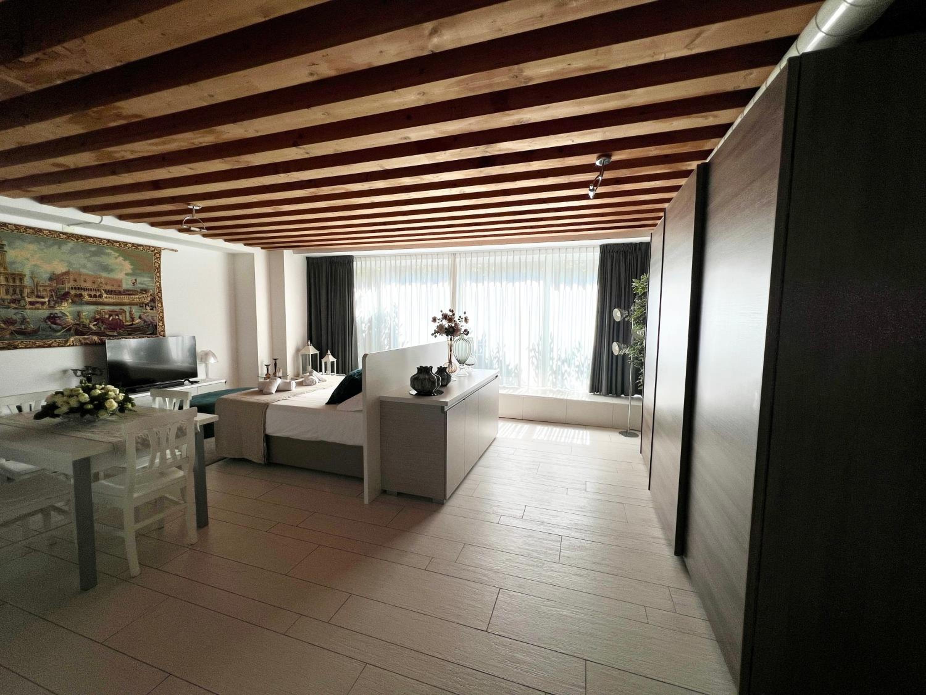 Venice Lucky House