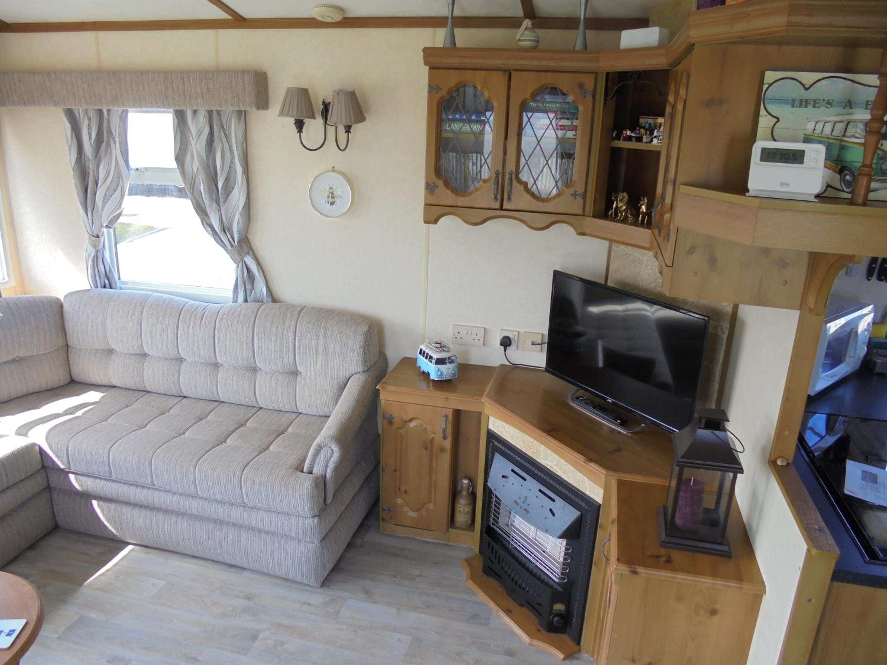 Golden palm Chapel St leonards Hathaway 8 Berth view 3