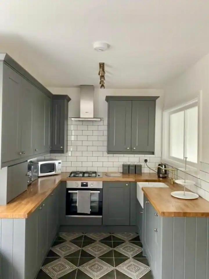 Countryside bliss in Historic Hall view 4