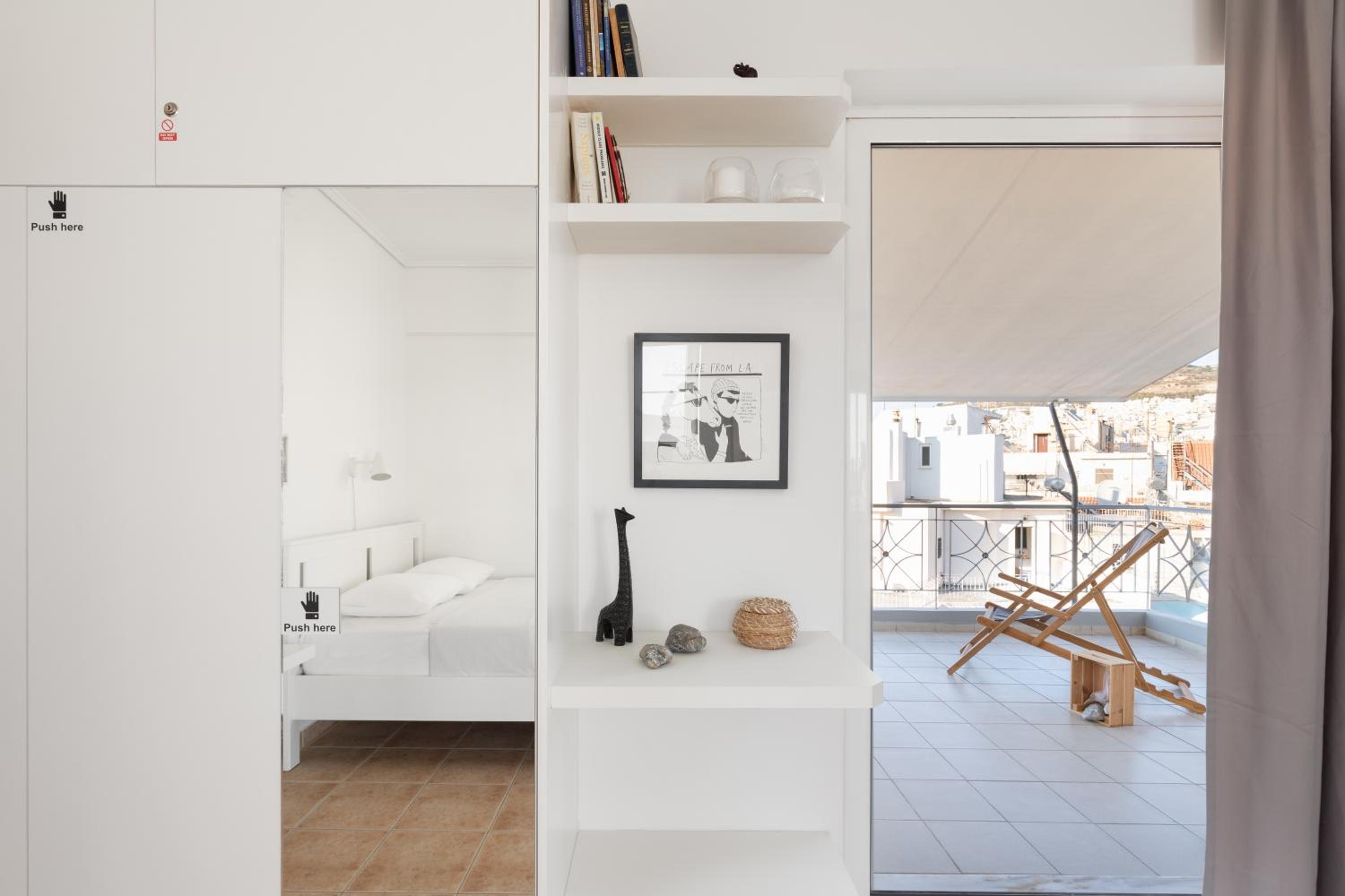 Large terrace studio photo 3