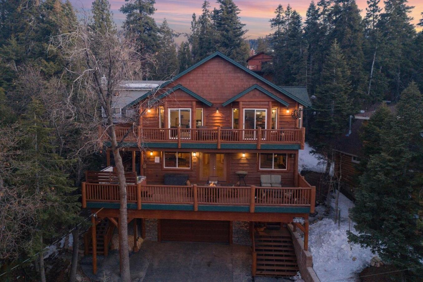 5 Star Family Cabinhot Tubpool Tableev Charger