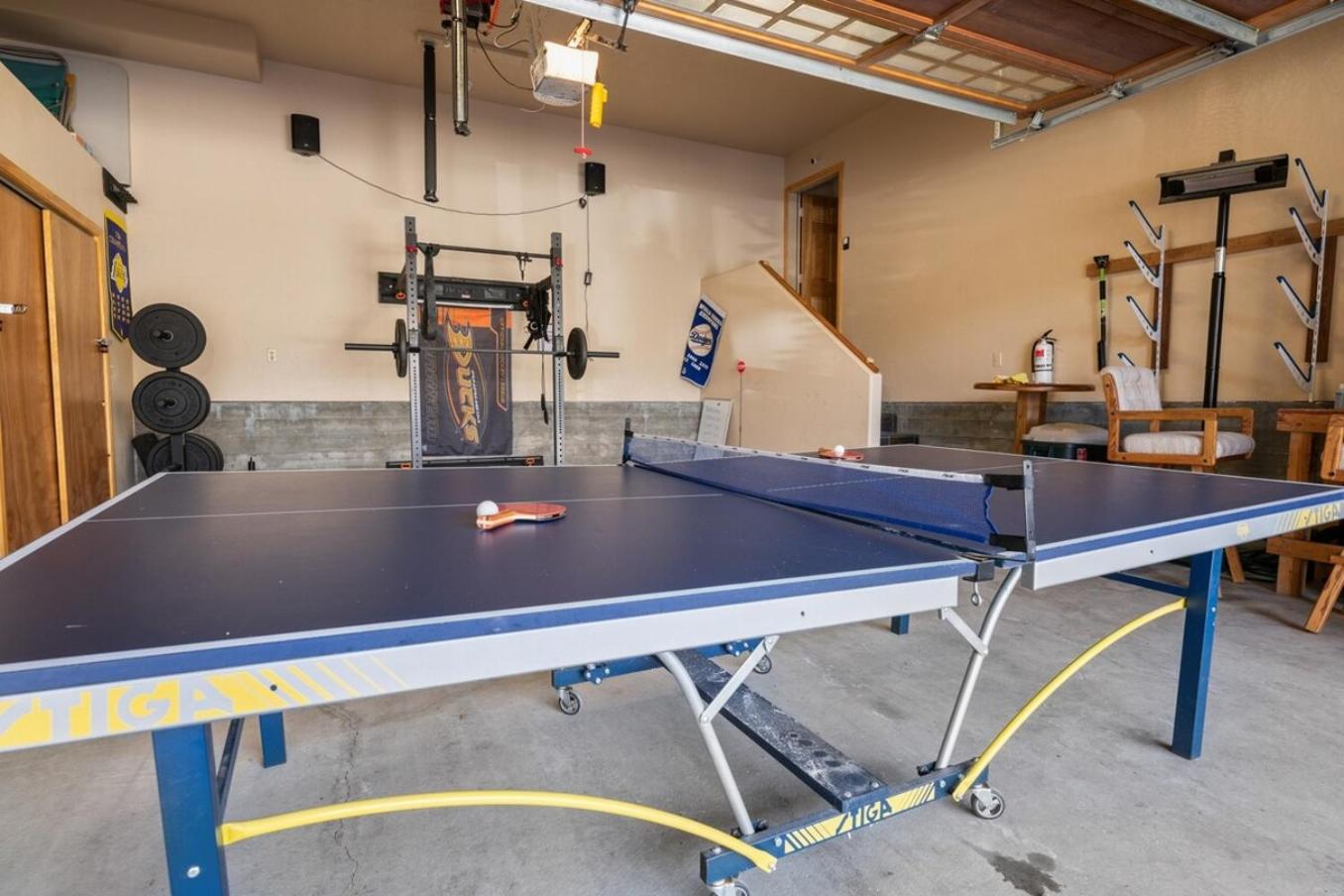 5 Star Family Cabinhot Tubpool Tableev Charger
