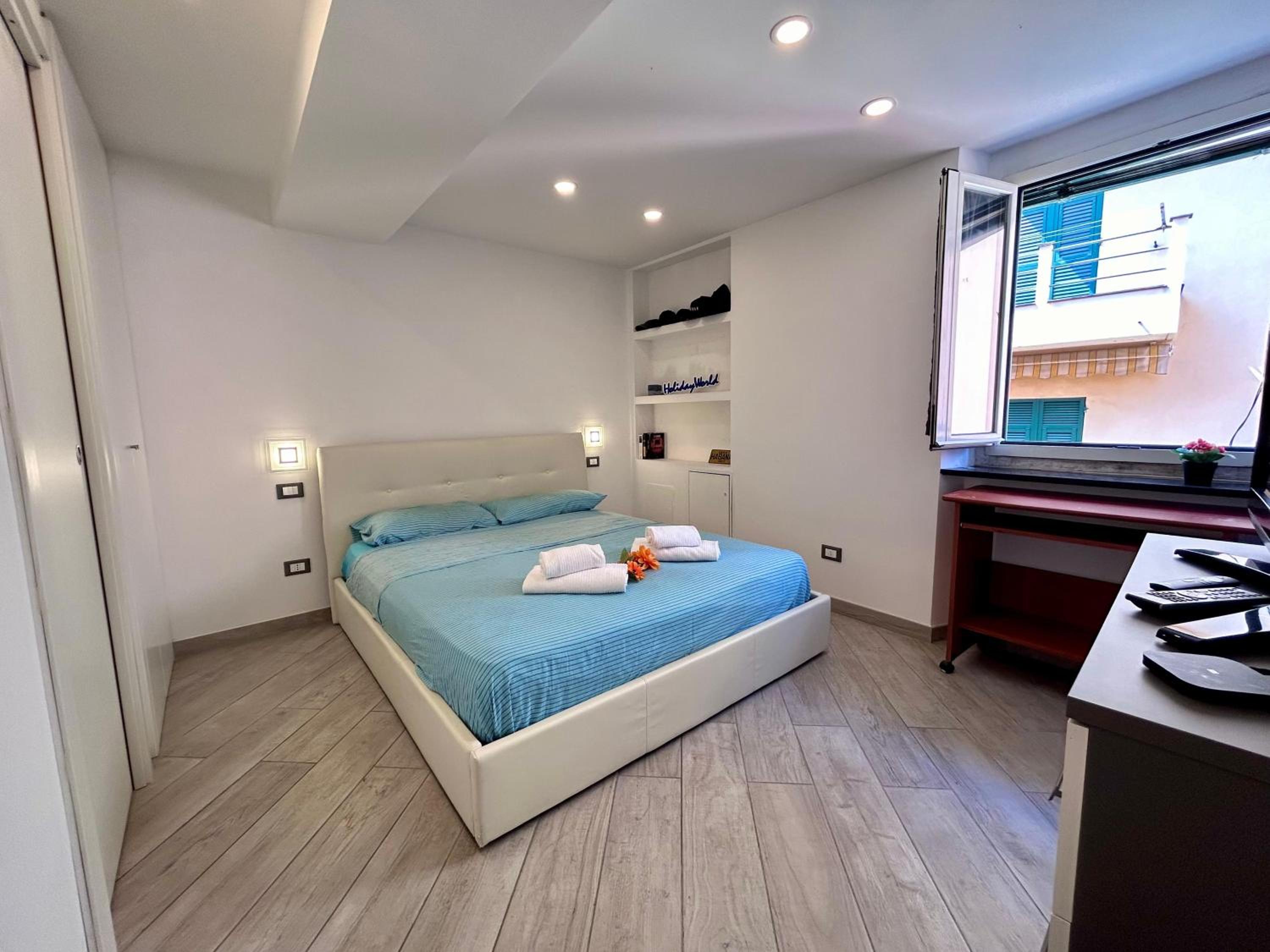 La Finestra sul Mare by Holiday World