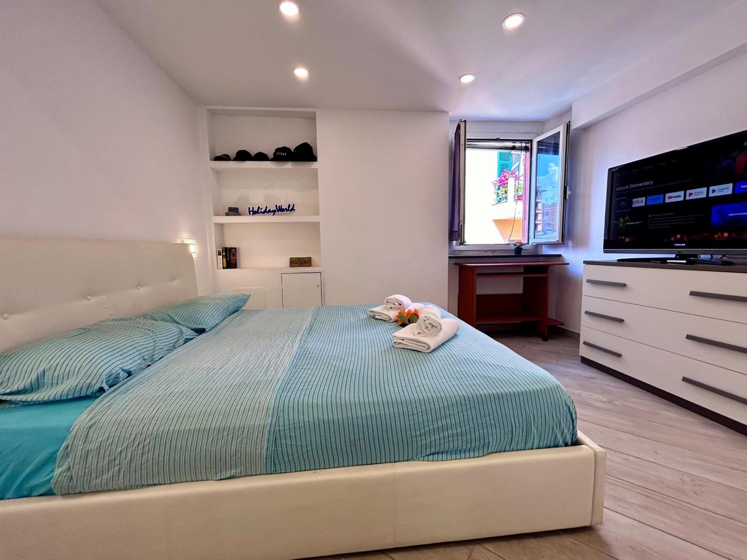 La Finestra sul Mare by Holiday World