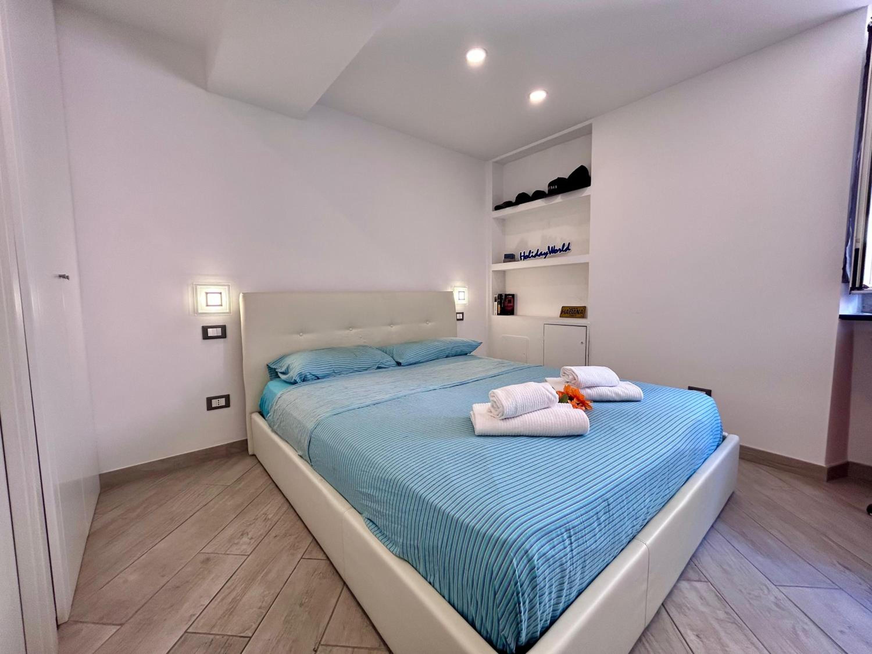La Finestra sul Mare by Holiday World