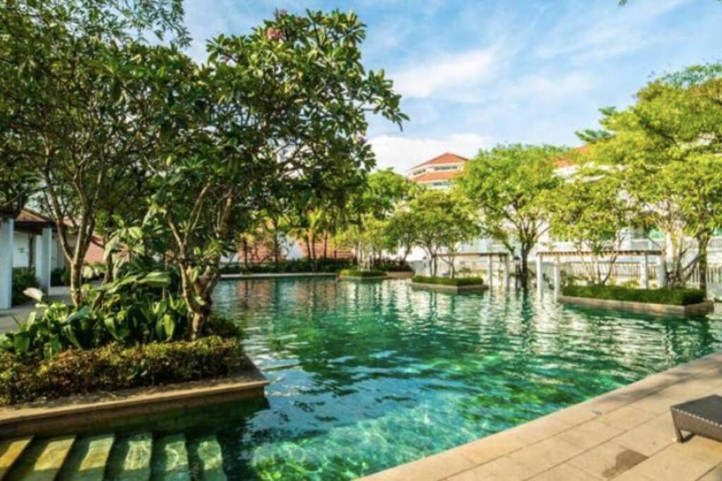 2 bedroom Suite with Sea View At Straits Quay