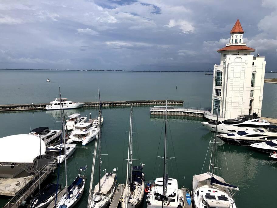 2 bedroom Suite with Sea View At Straits Quay